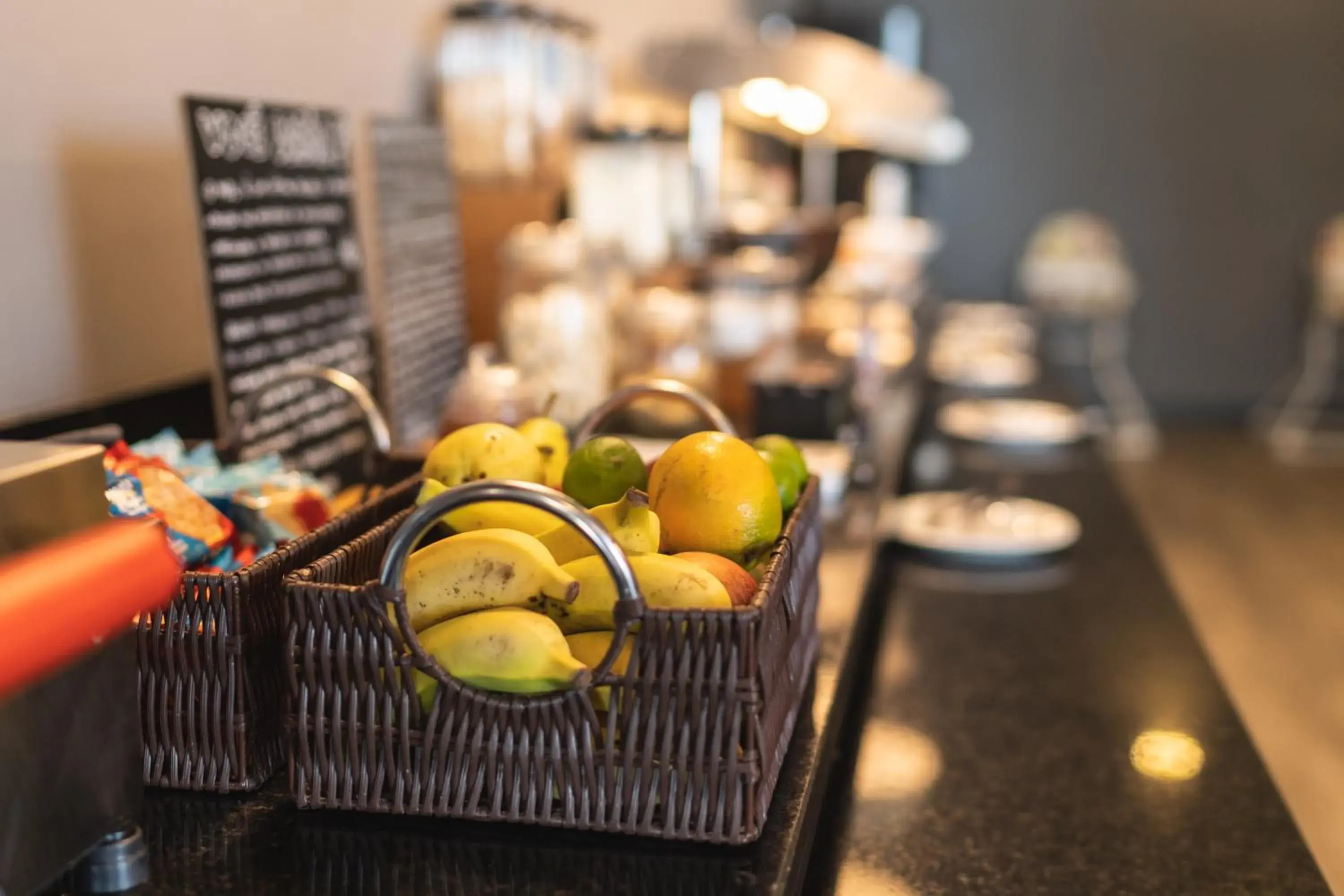 Food and drinks in Ibis Lorena - Circuito da Fé Food and drinks in Ibis Lorena - Circuito da Fé
