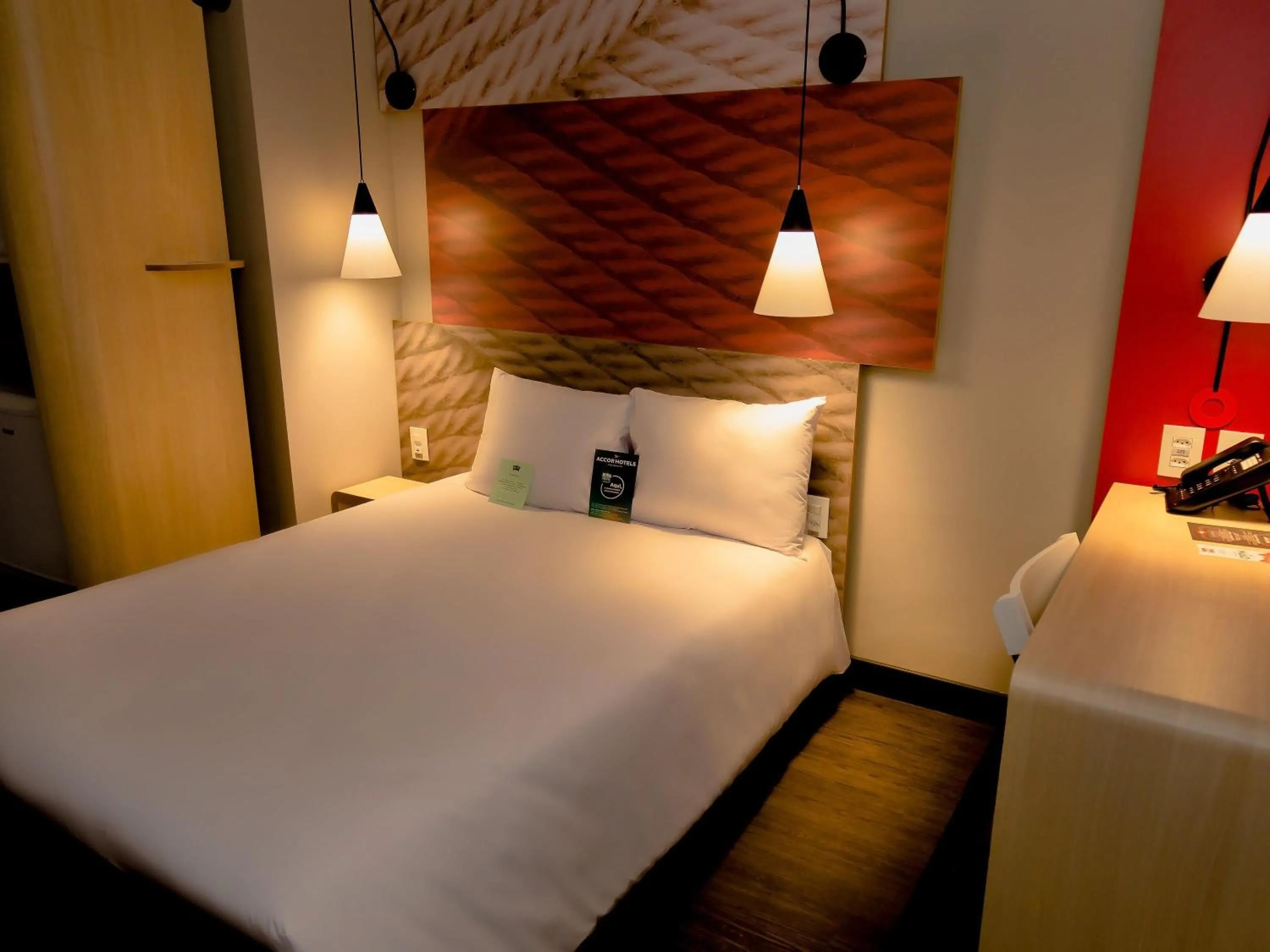 Bedroom, Bed in Ibis Lorena - Circuito da Fé