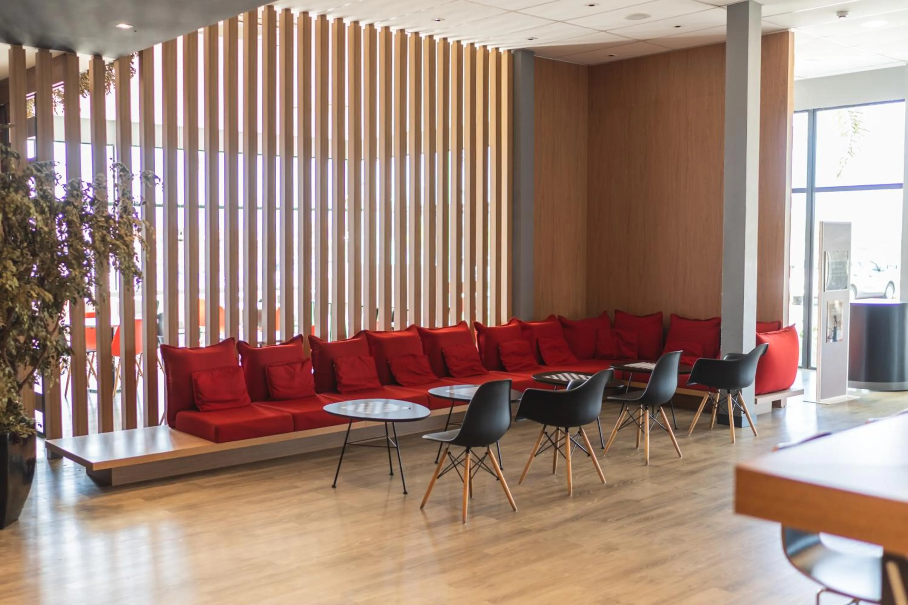 Lobby or reception in Ibis Lorena - Circuito da Fé