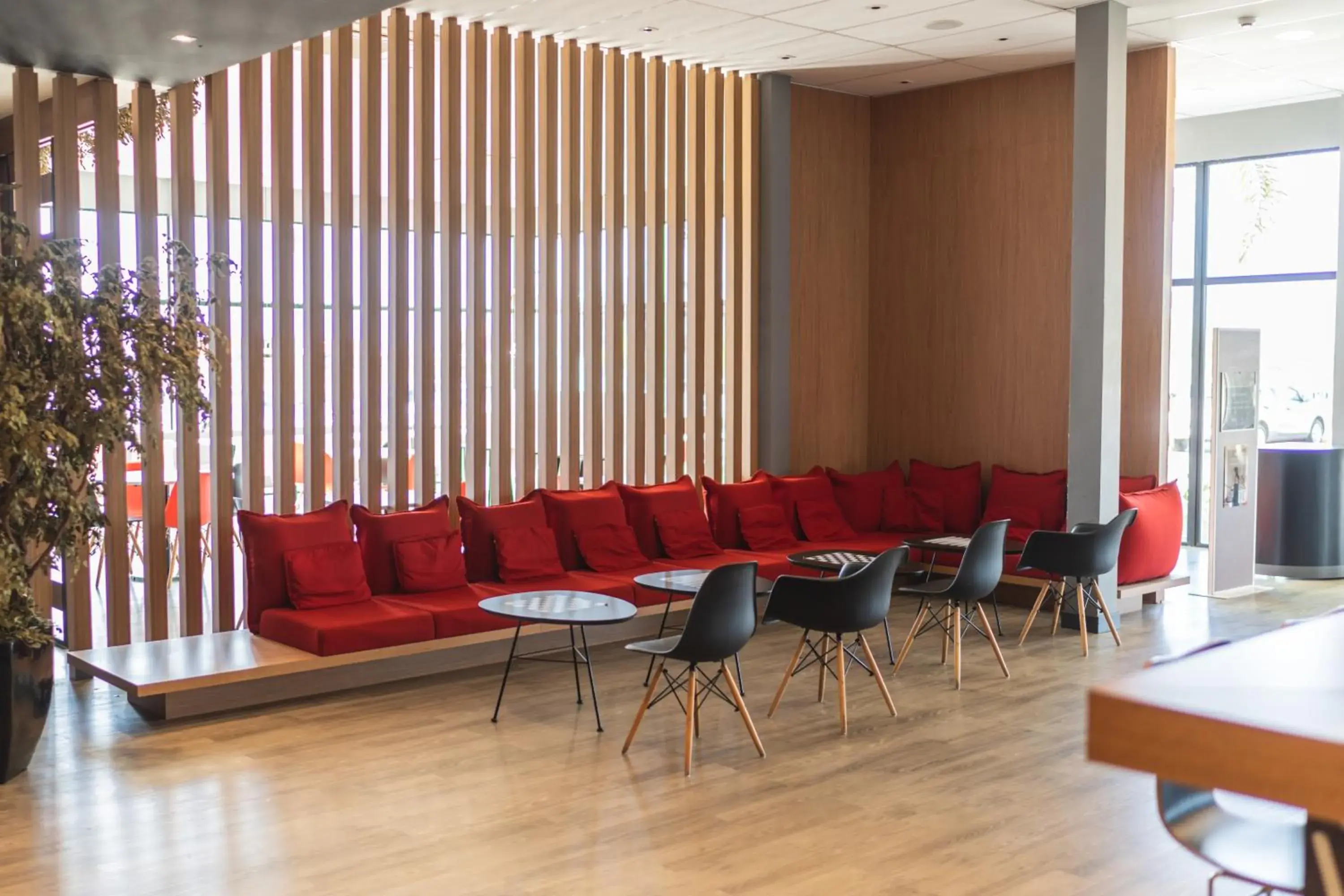 Lobby or reception in Ibis Lorena - Circuito da Fé Lobby or reception in Ibis Lorena - Circuito da Fé