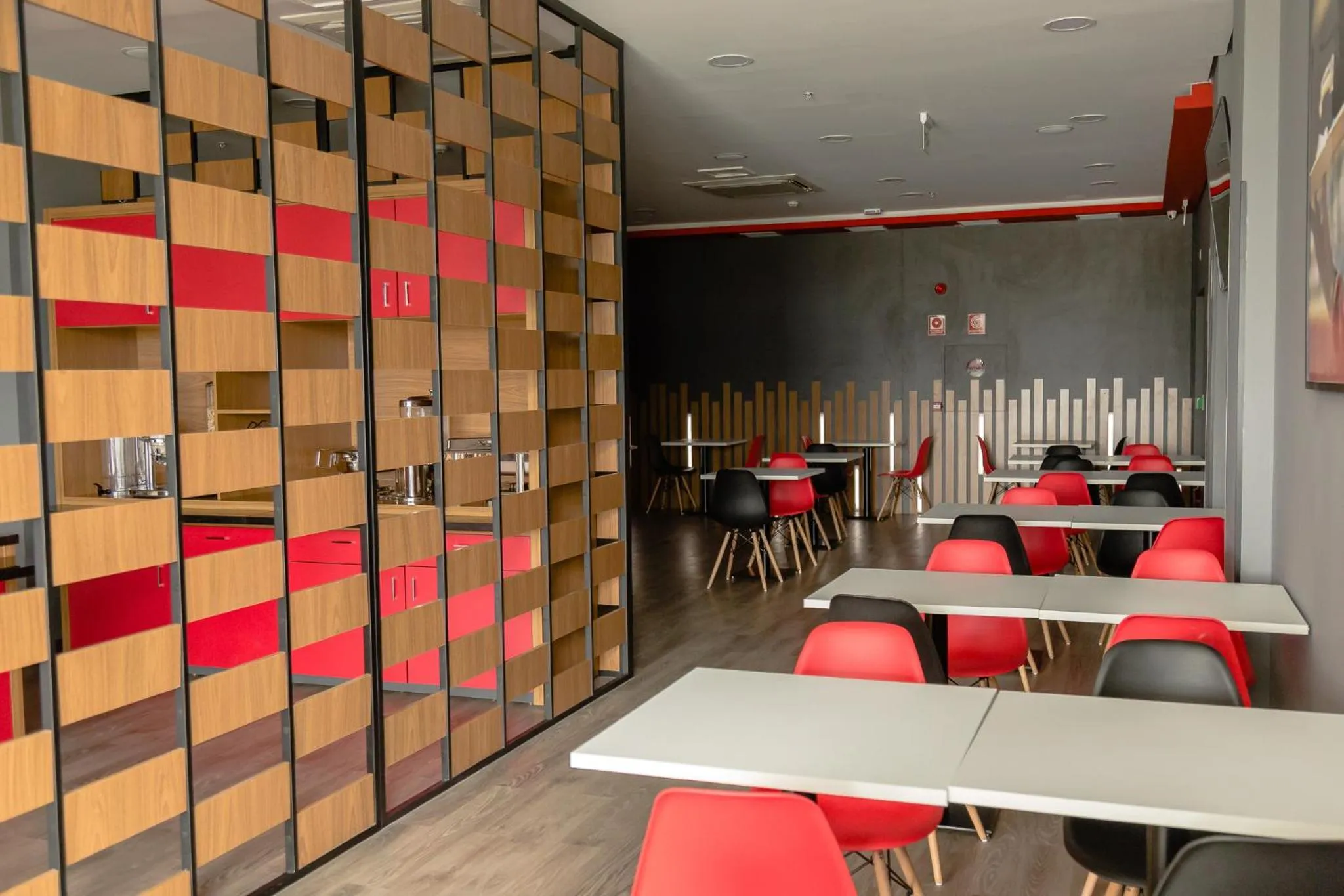 Restaurant/places to eat in Ibis Lorena - Circuito da Fé