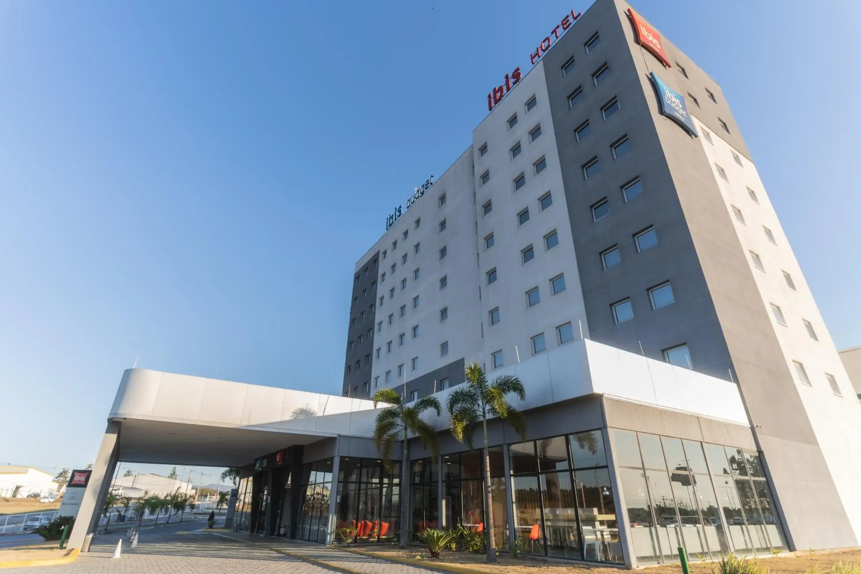Property building in Ibis Lorena - Circuito da Fé Property building in Ibis Lorena - Circuito da Fé