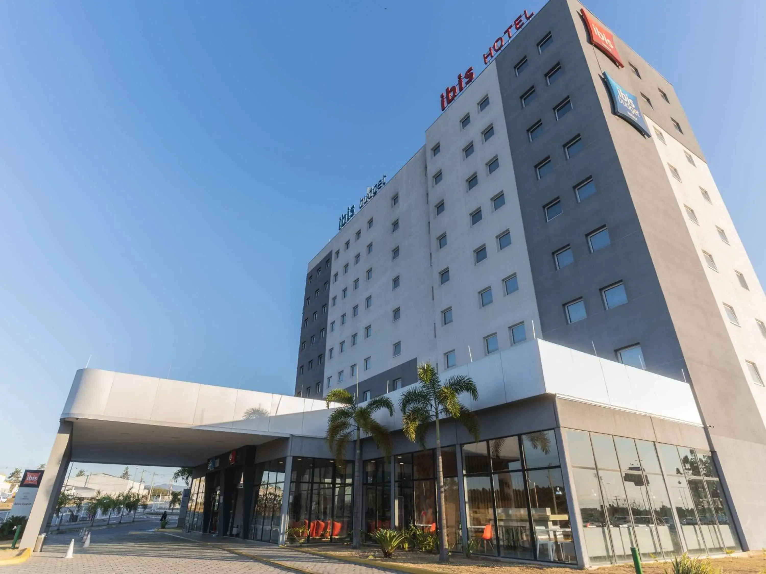 Property building in Ibis Lorena - Circuito da Fé Property building in Ibis Lorena - Circuito da Fé