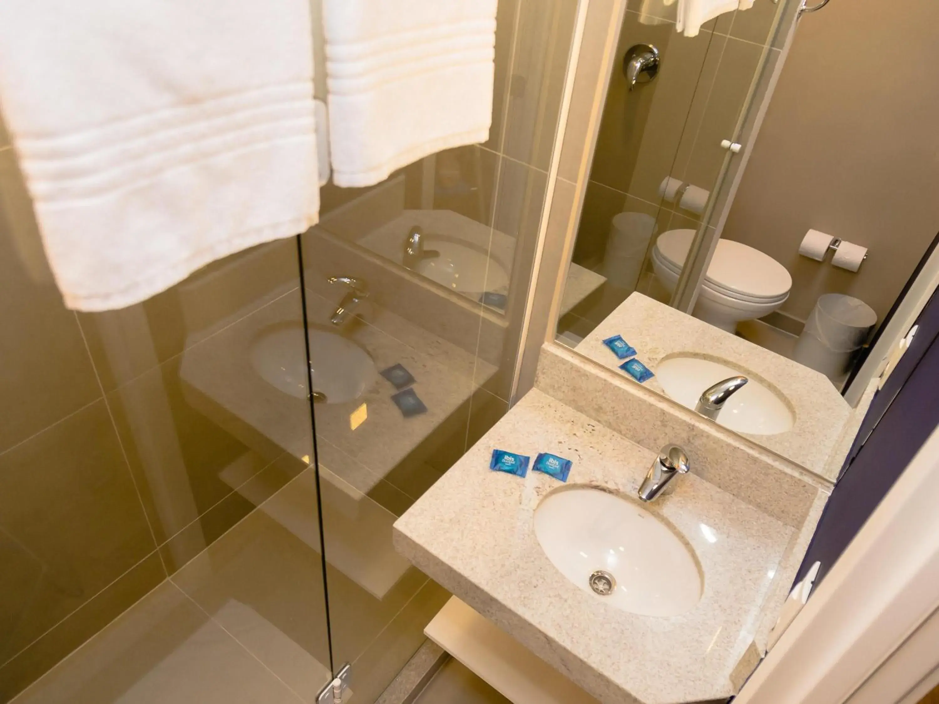 Bedroom in Ibis Budget Lorena - Circuito da Fé Bedroom in Ibis Budget Lorena - Circuito da Fé