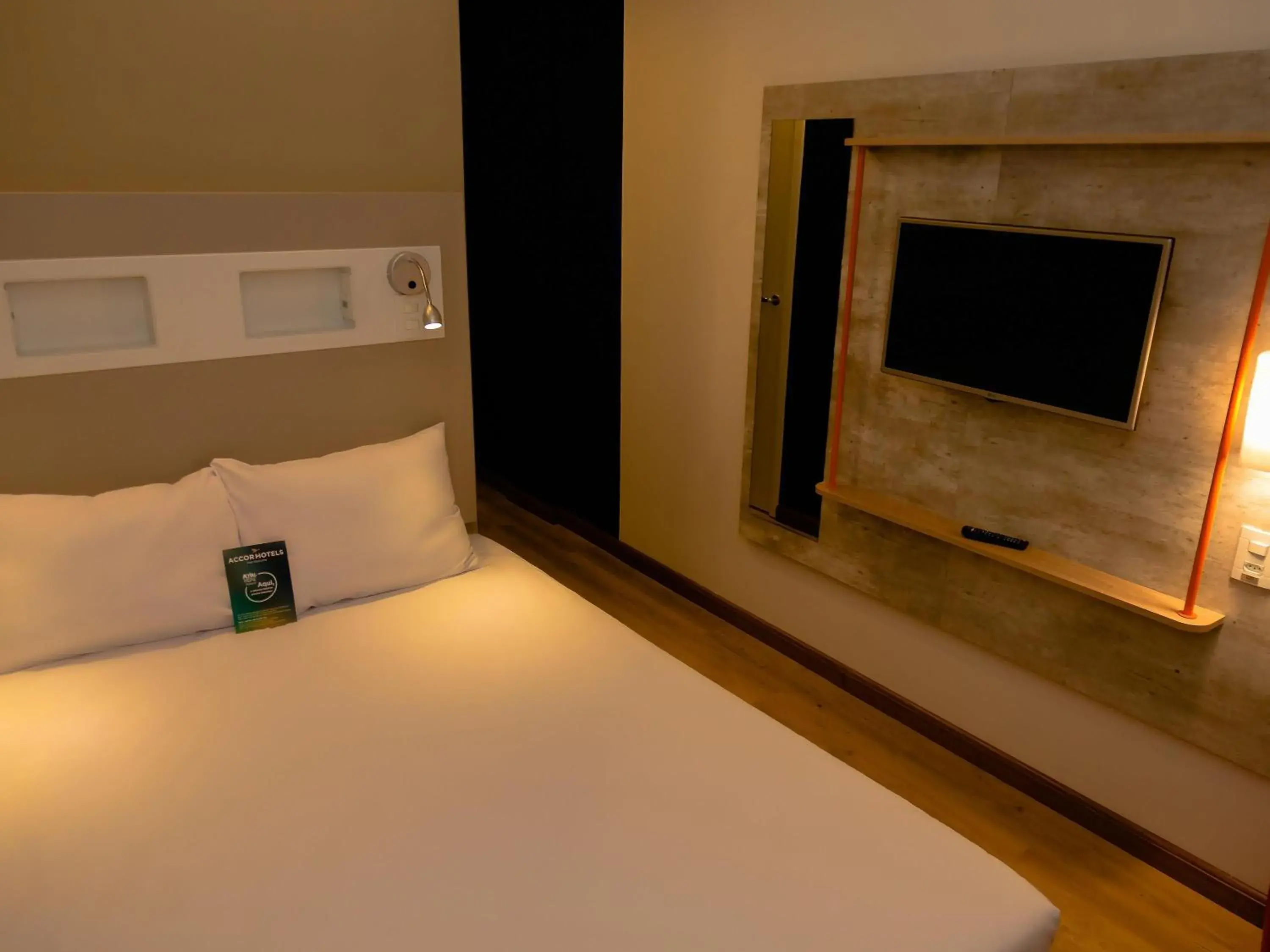 Bedroom, Bed in Ibis Budget Lorena - Circuito da Fé Bedroom, Bed in Ibis Budget Lorena - Circuito da Fé