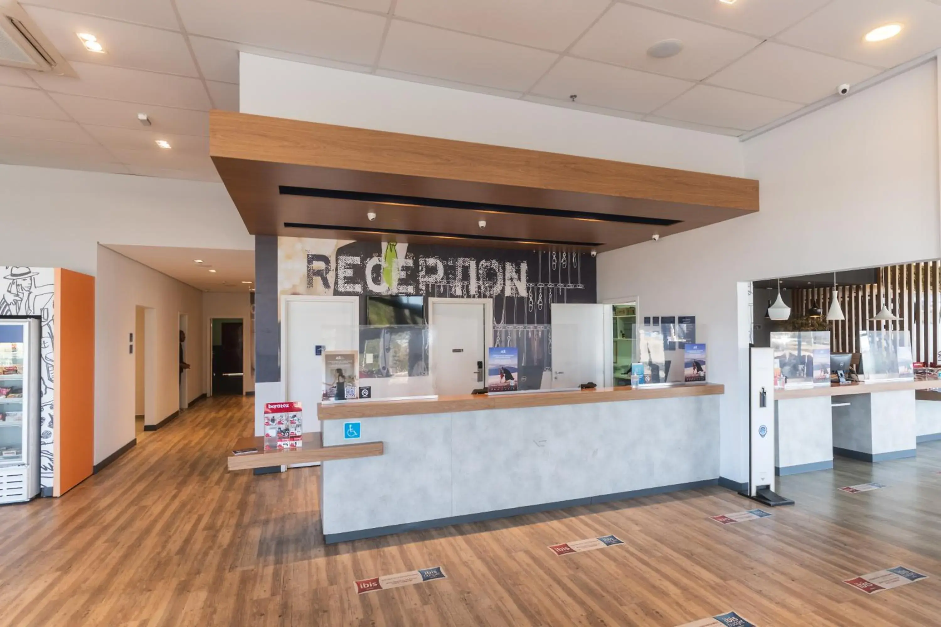 Lobby or reception in Ibis Budget Lorena - Circuito da Fé Lobby or reception in Ibis Budget Lorena - Circuito da Fé