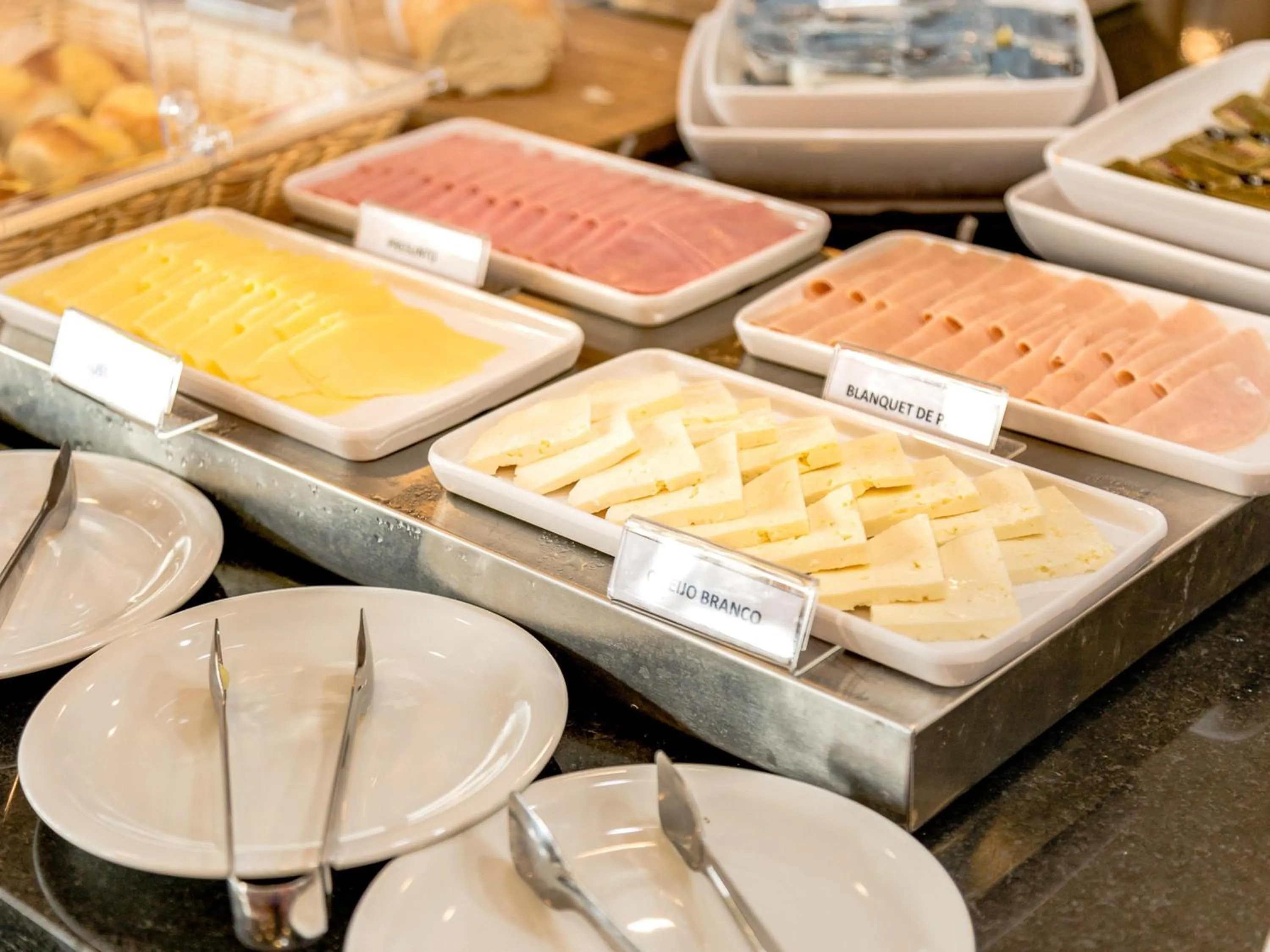 Restaurant/places to eat in Ibis Budget Lorena - Circuito da Fé