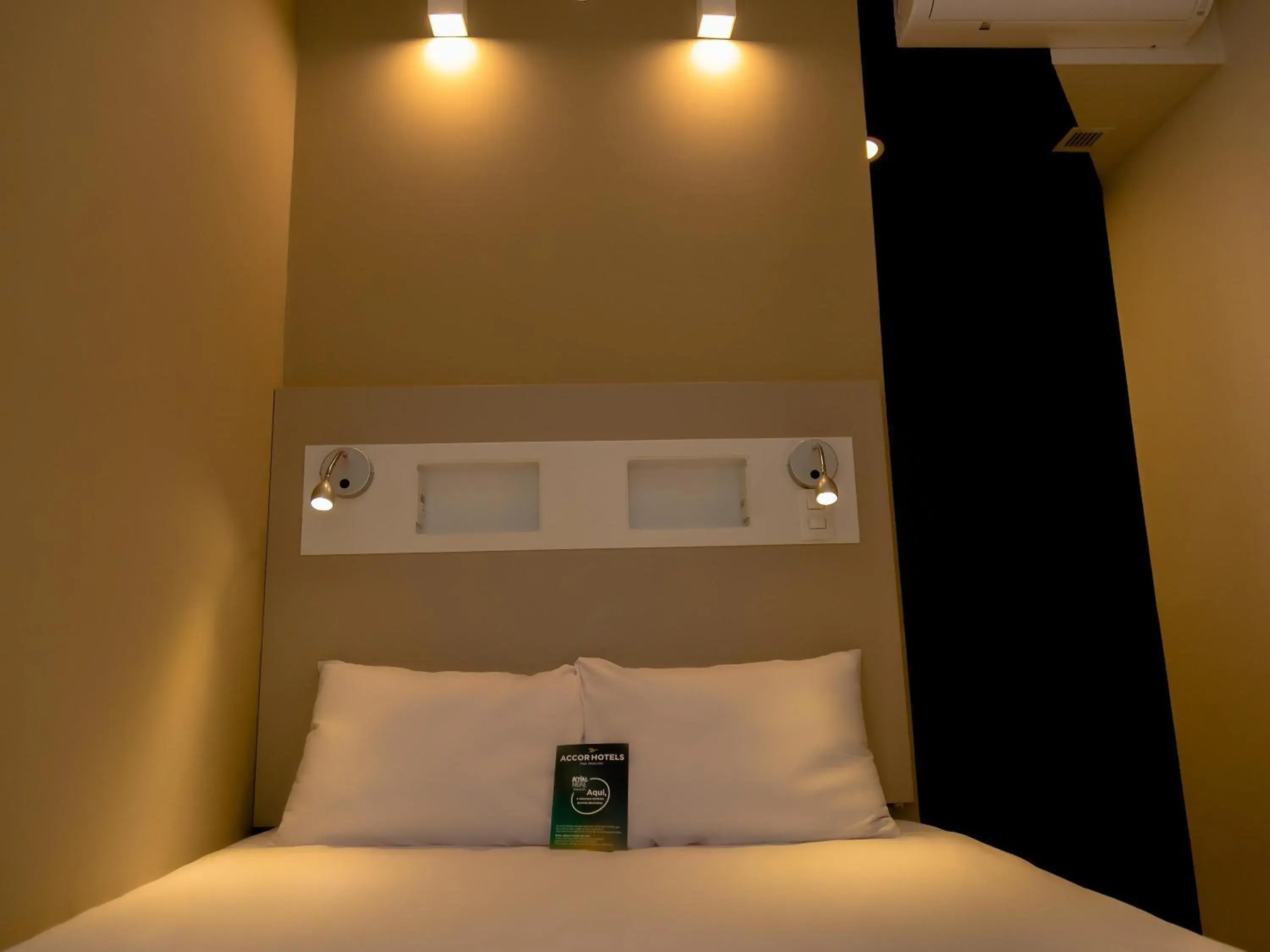 Bedroom, Bed in Ibis Budget Lorena - Circuito da Fé Bedroom, Bed in Ibis Budget Lorena - Circuito da Fé