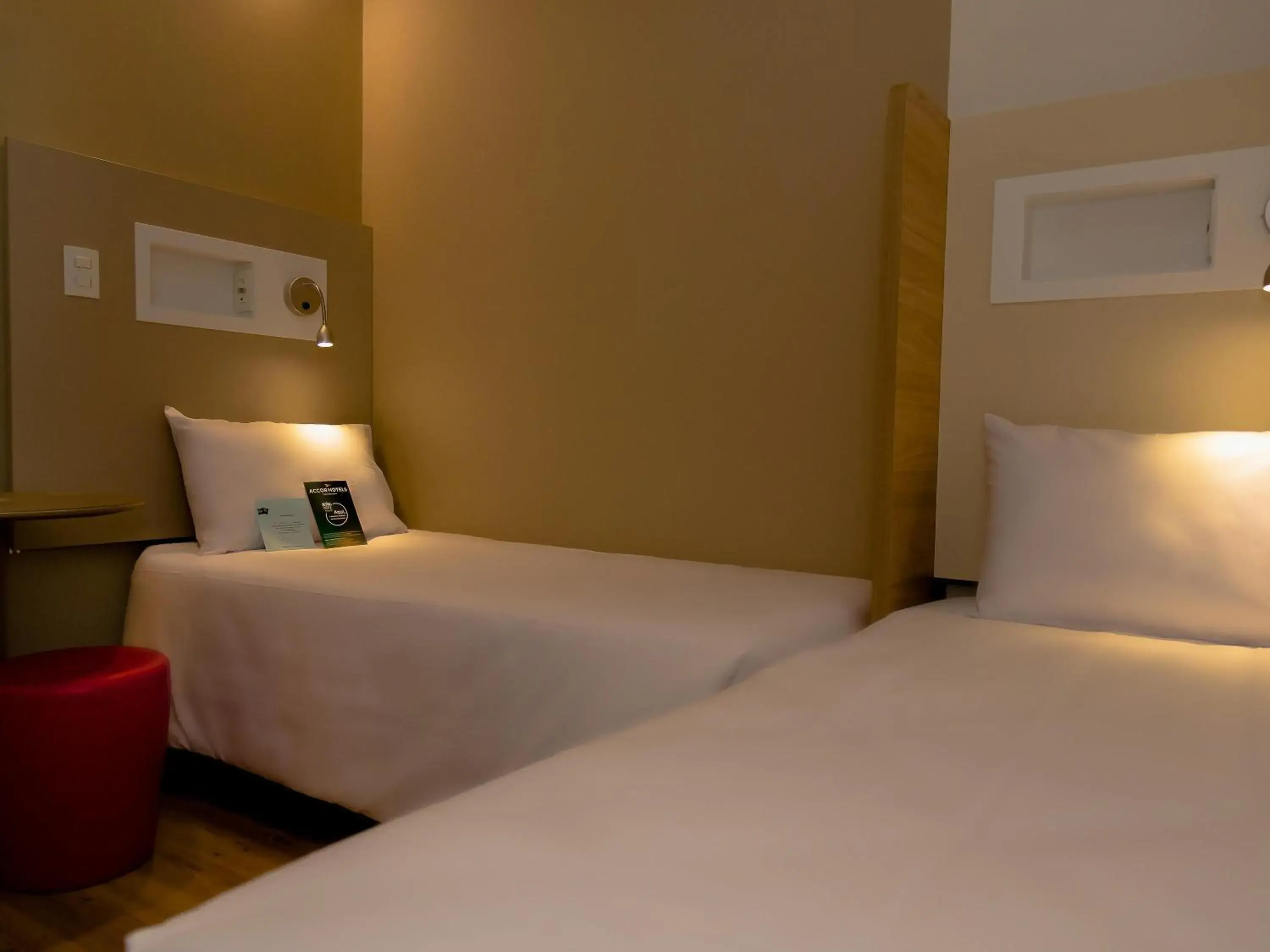 Bedroom, Bed in Ibis Budget Lorena - Circuito da Fé Bedroom, Bed in Ibis Budget Lorena - Circuito da Fé