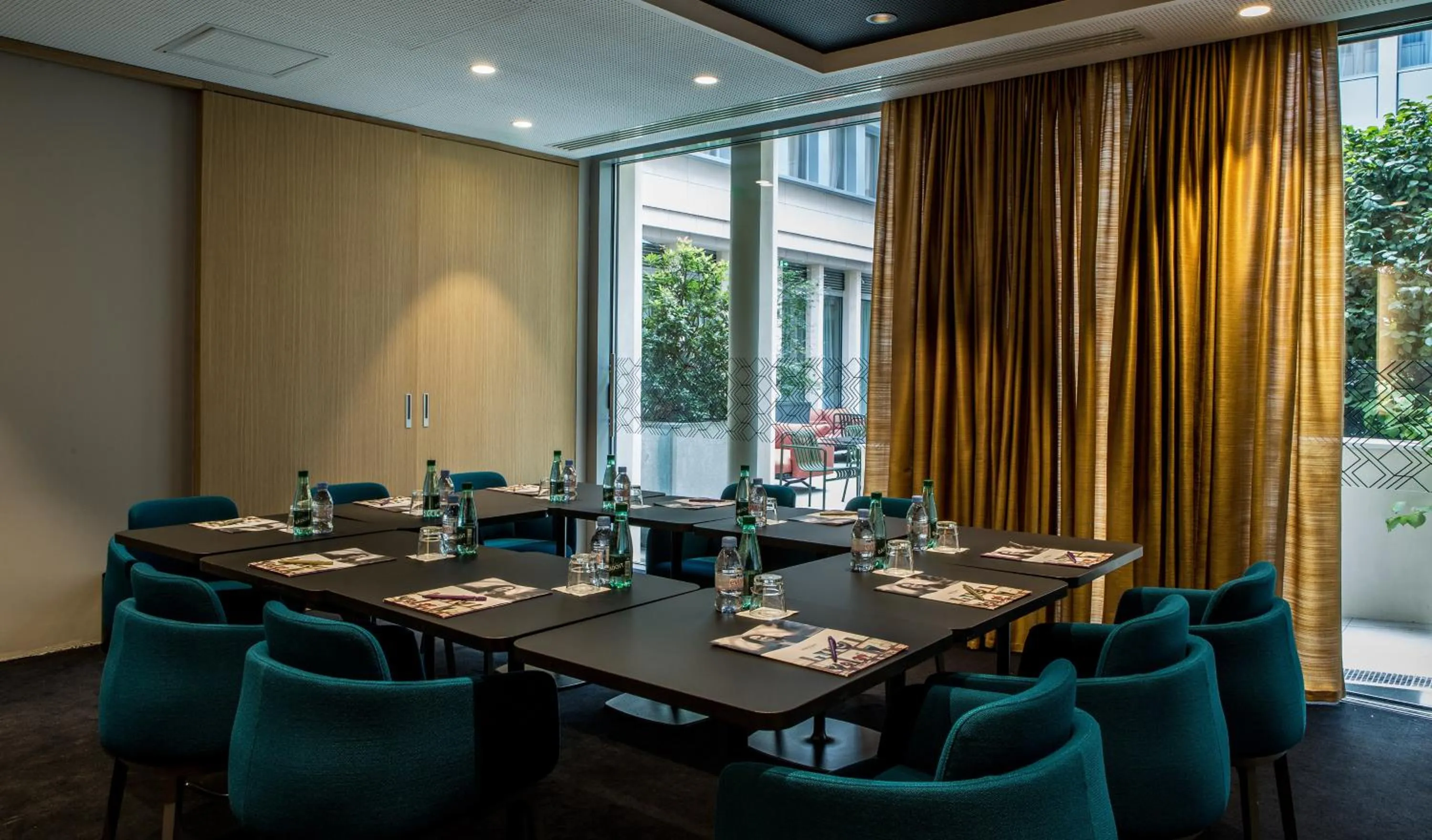 Meeting/conference room in Mercure Paris 17 Batignolles