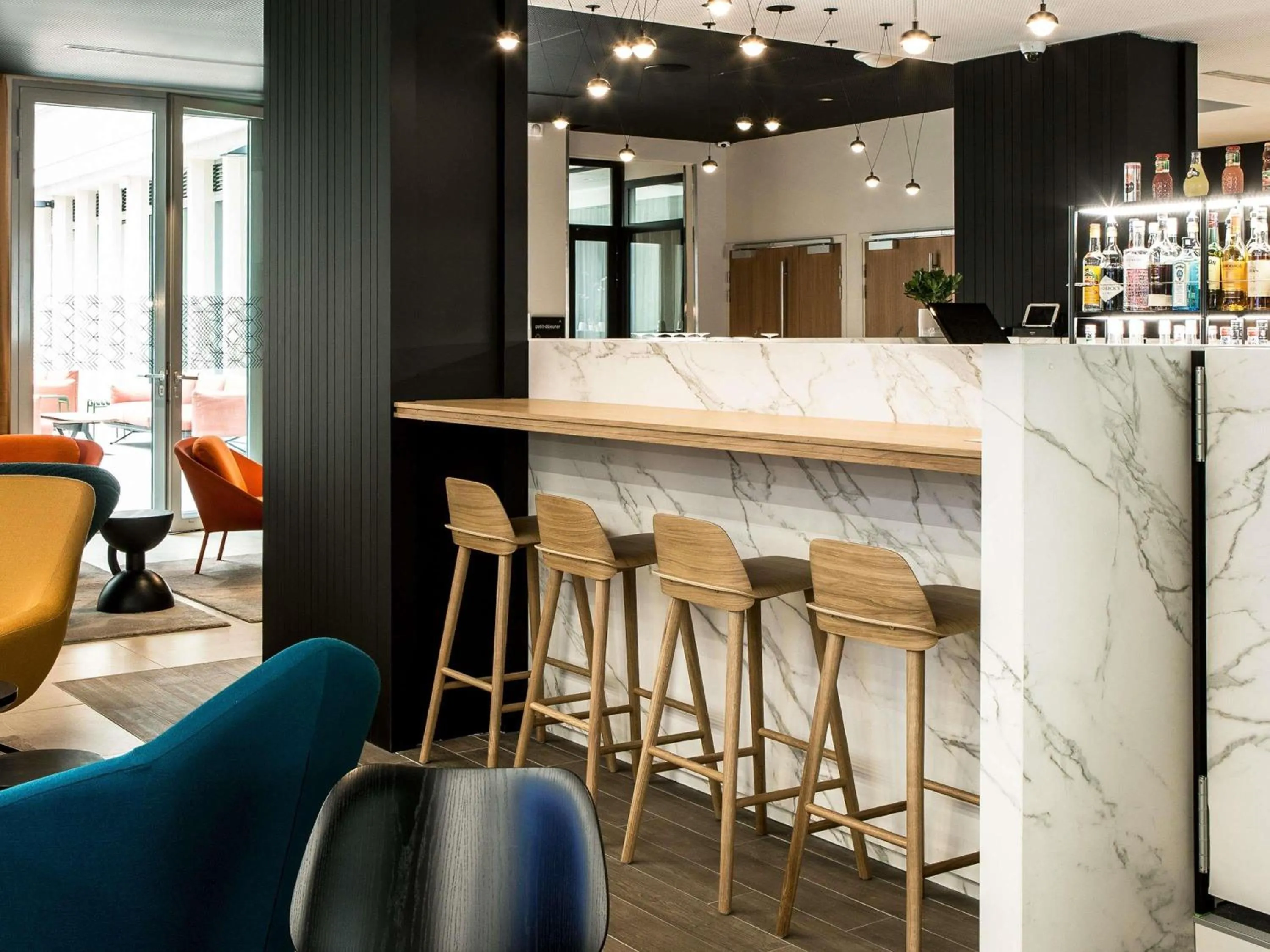 Lounge or bar in Mercure Paris 17 Batignolles