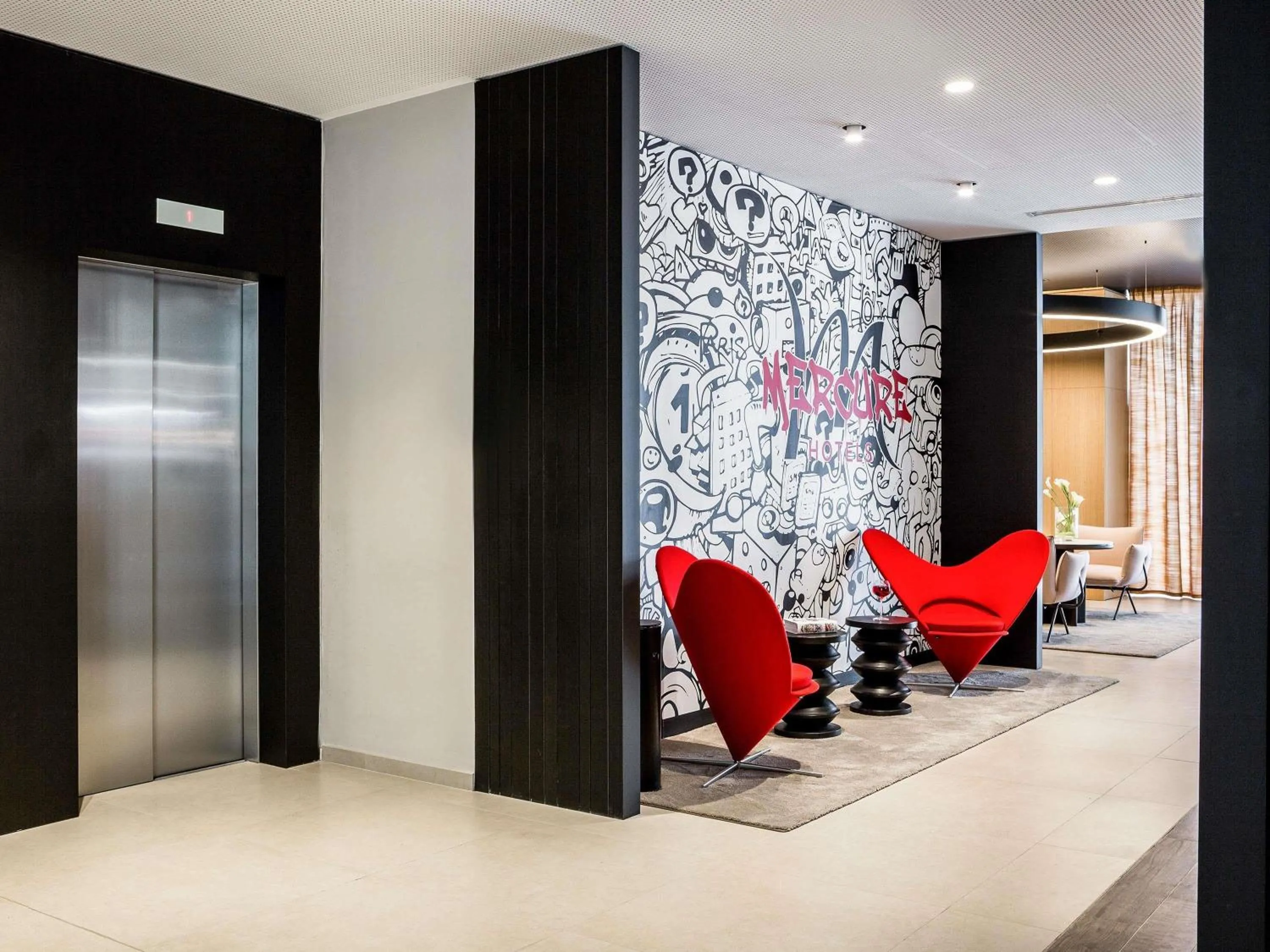 Bedroom in Mercure Paris 17 Batignolles