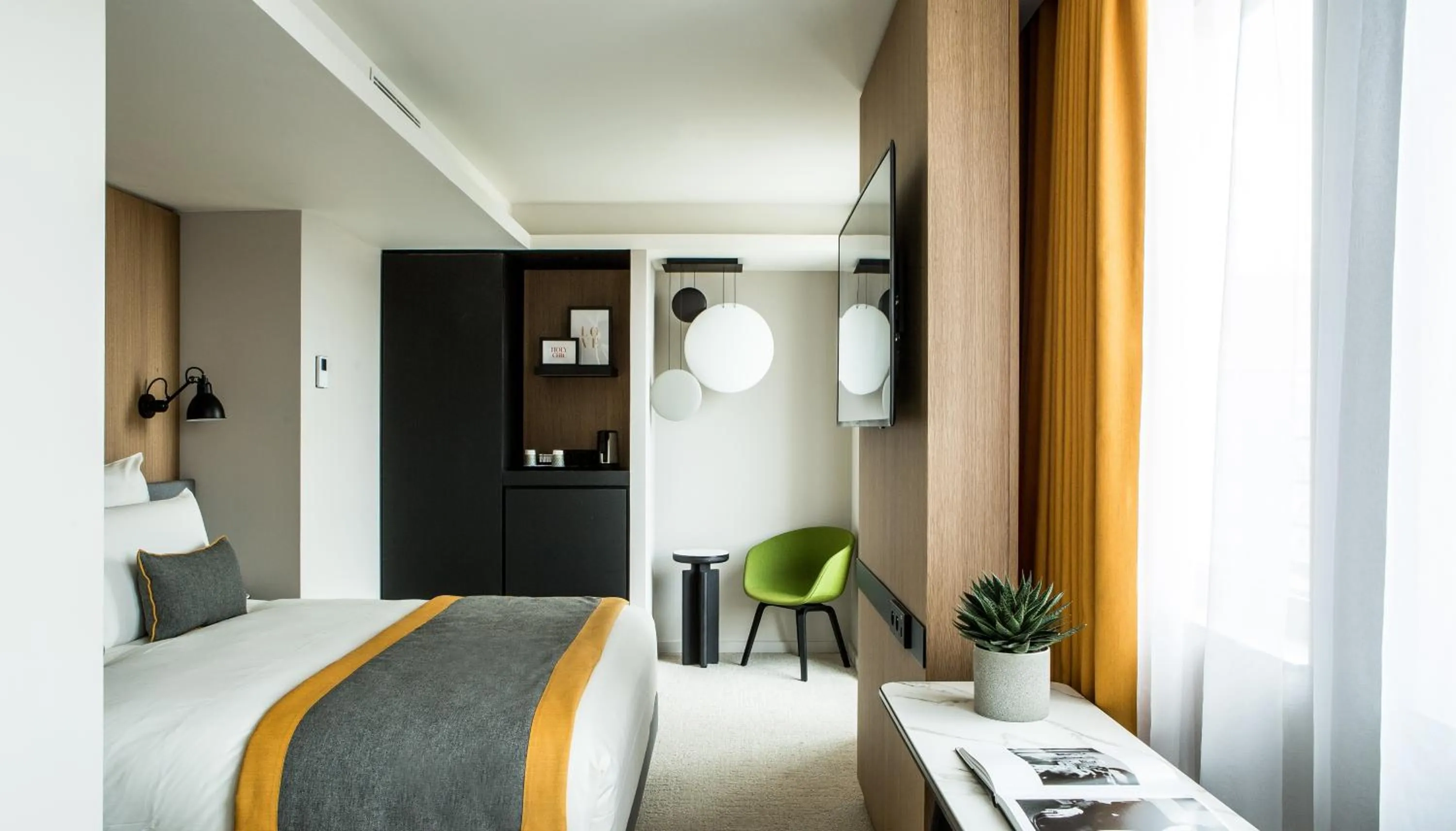 Bedroom, Bed in Mercure Paris 17 Batignolles