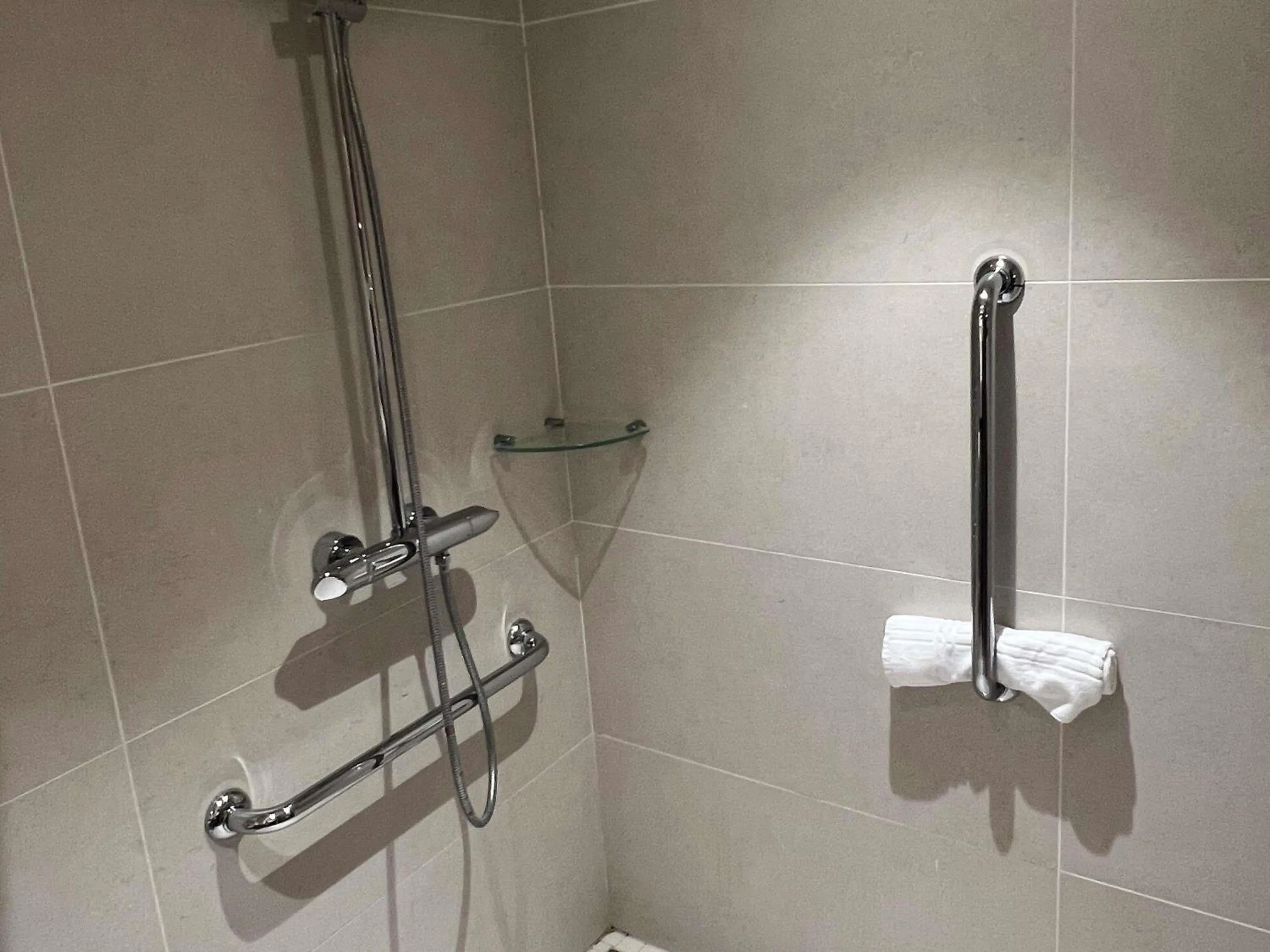 Bedroom in Mercure Paris 17 Batignolles