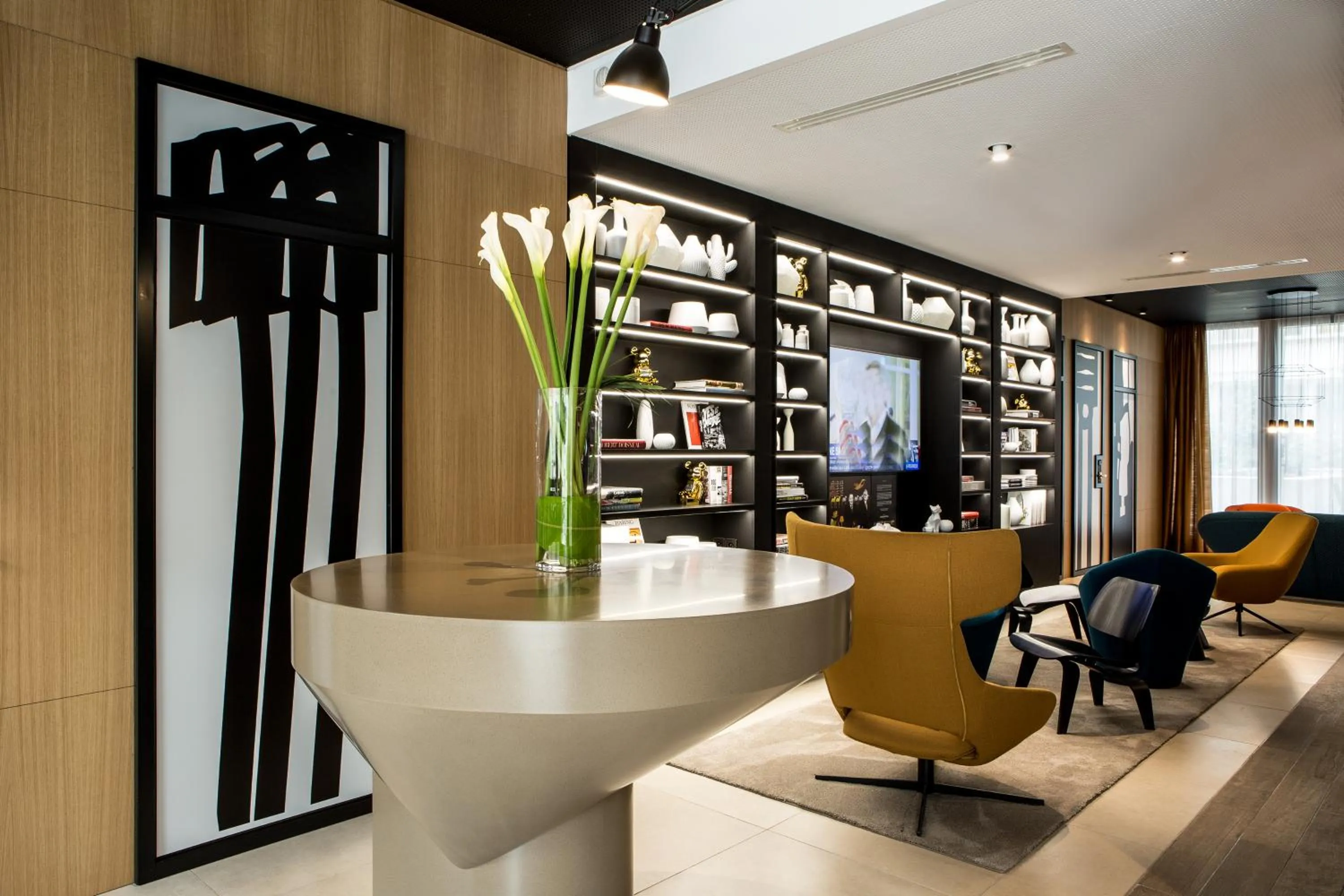 Communal lounge/ TV room in Mercure Paris 17 Batignolles