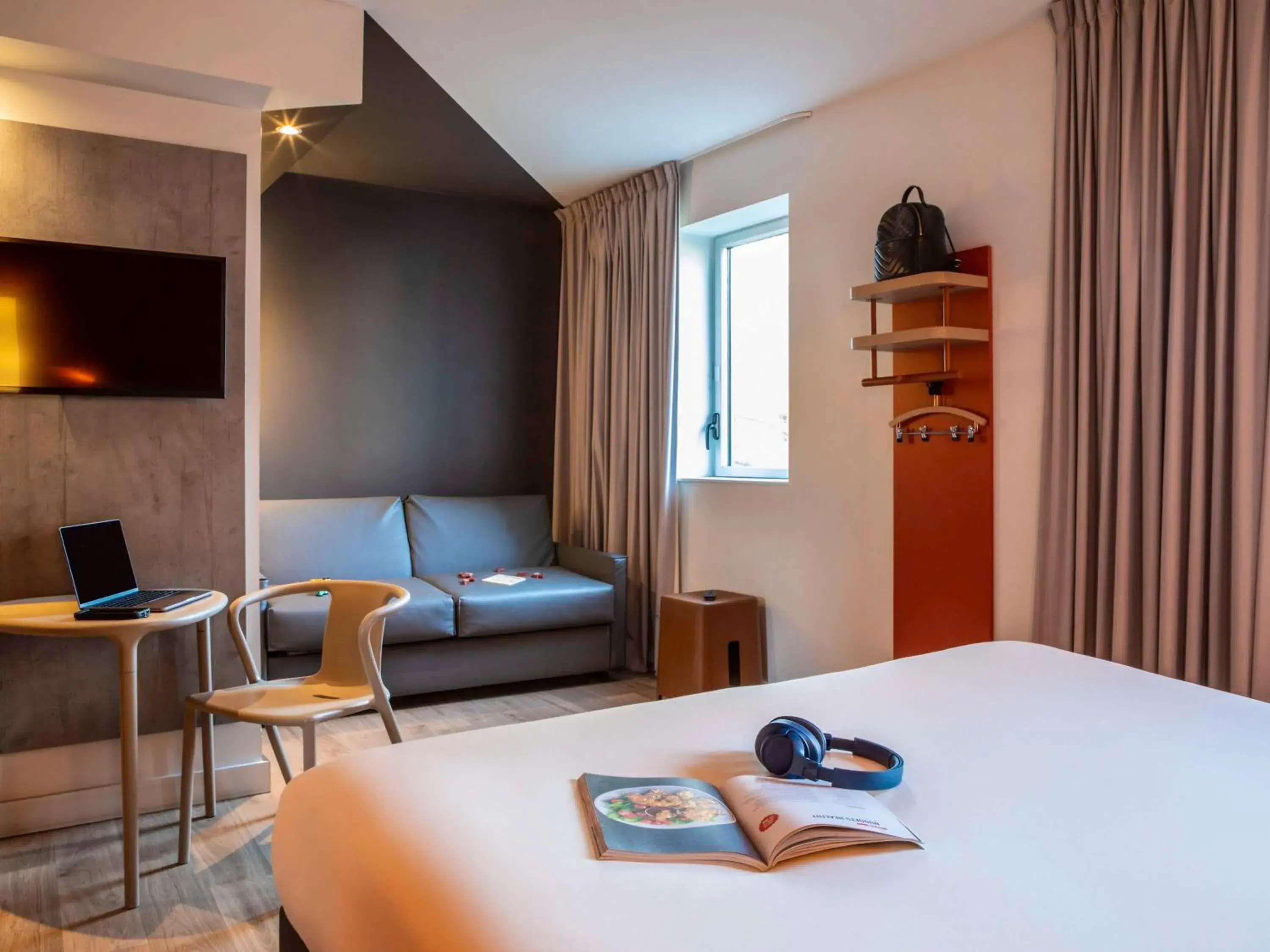 Bedroom, Bed in ibis budget Paris Clichy Mairie