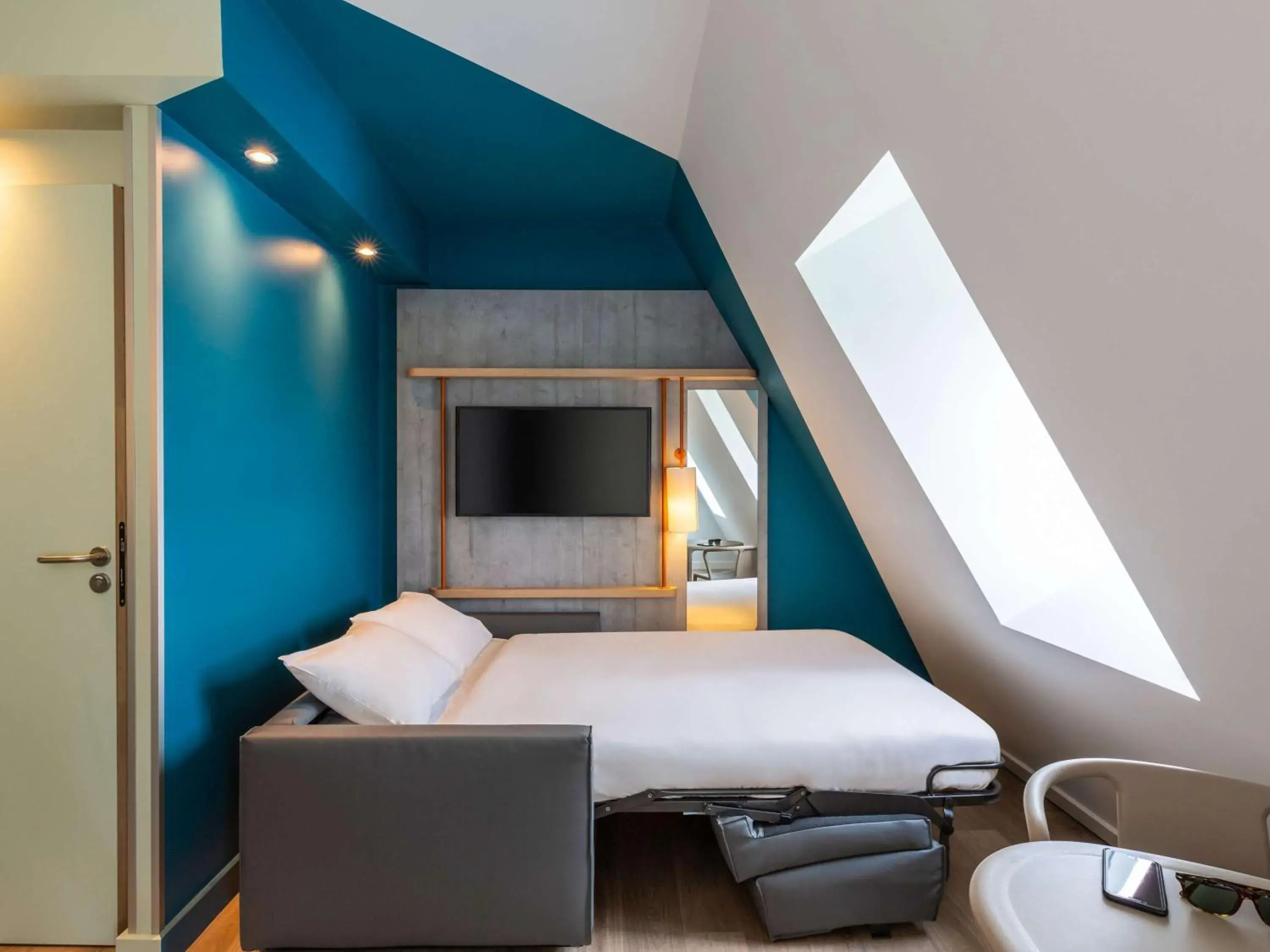 Bedroom, Bed in ibis budget Paris Clichy Mairie