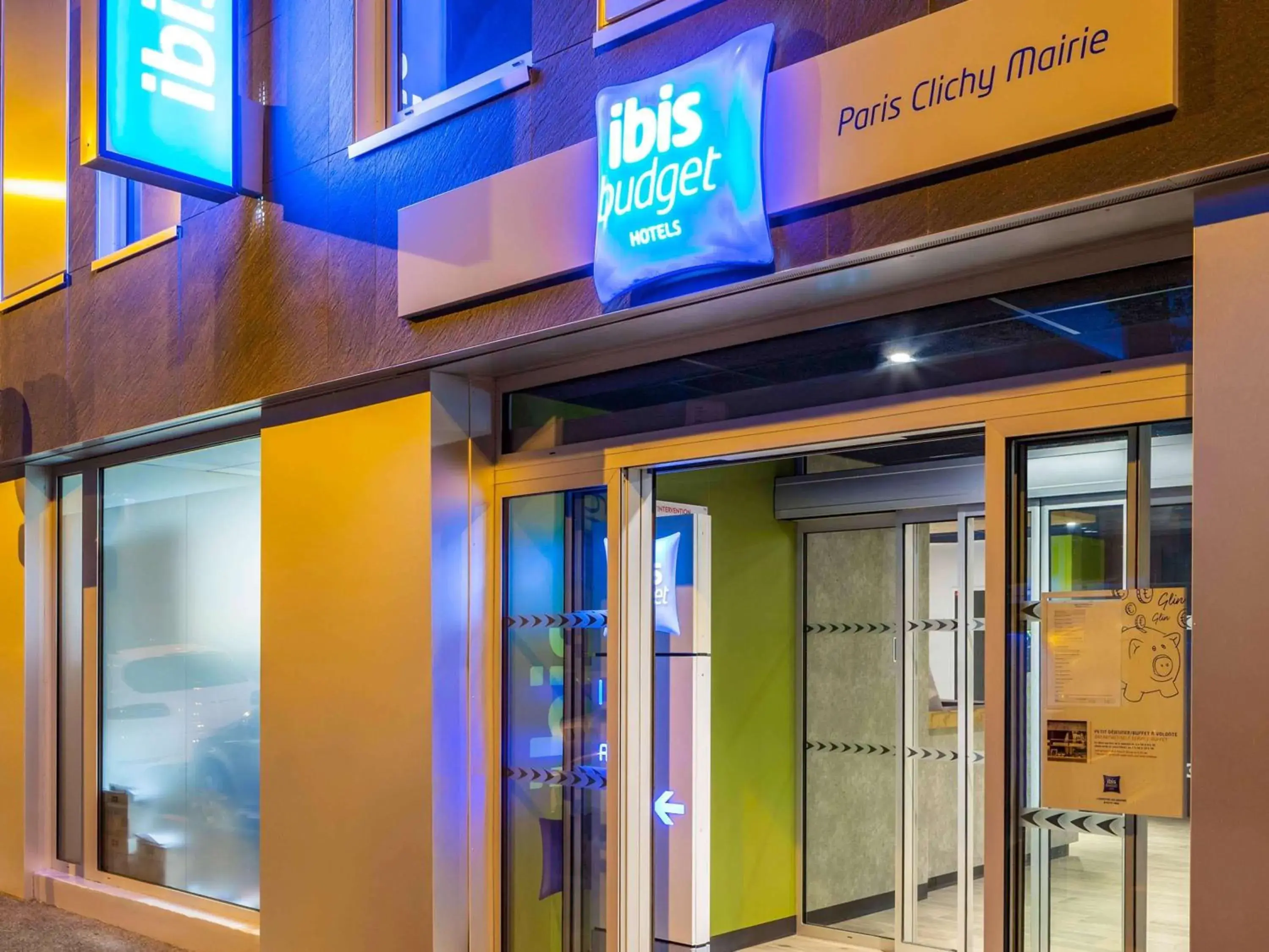 Property building in ibis budget Paris Clichy Mairie