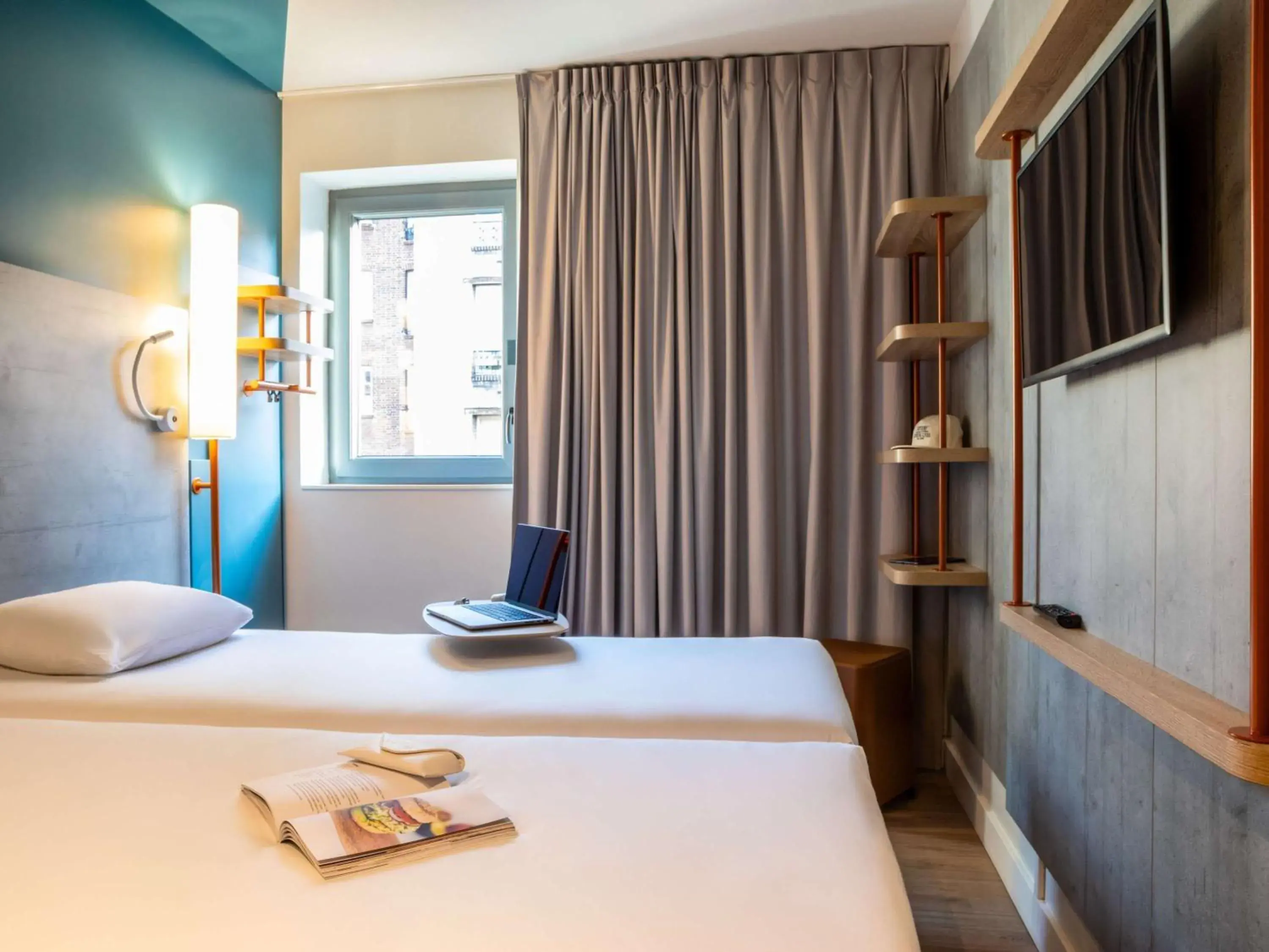 Bedroom, Bed in ibis budget Paris Clichy Mairie