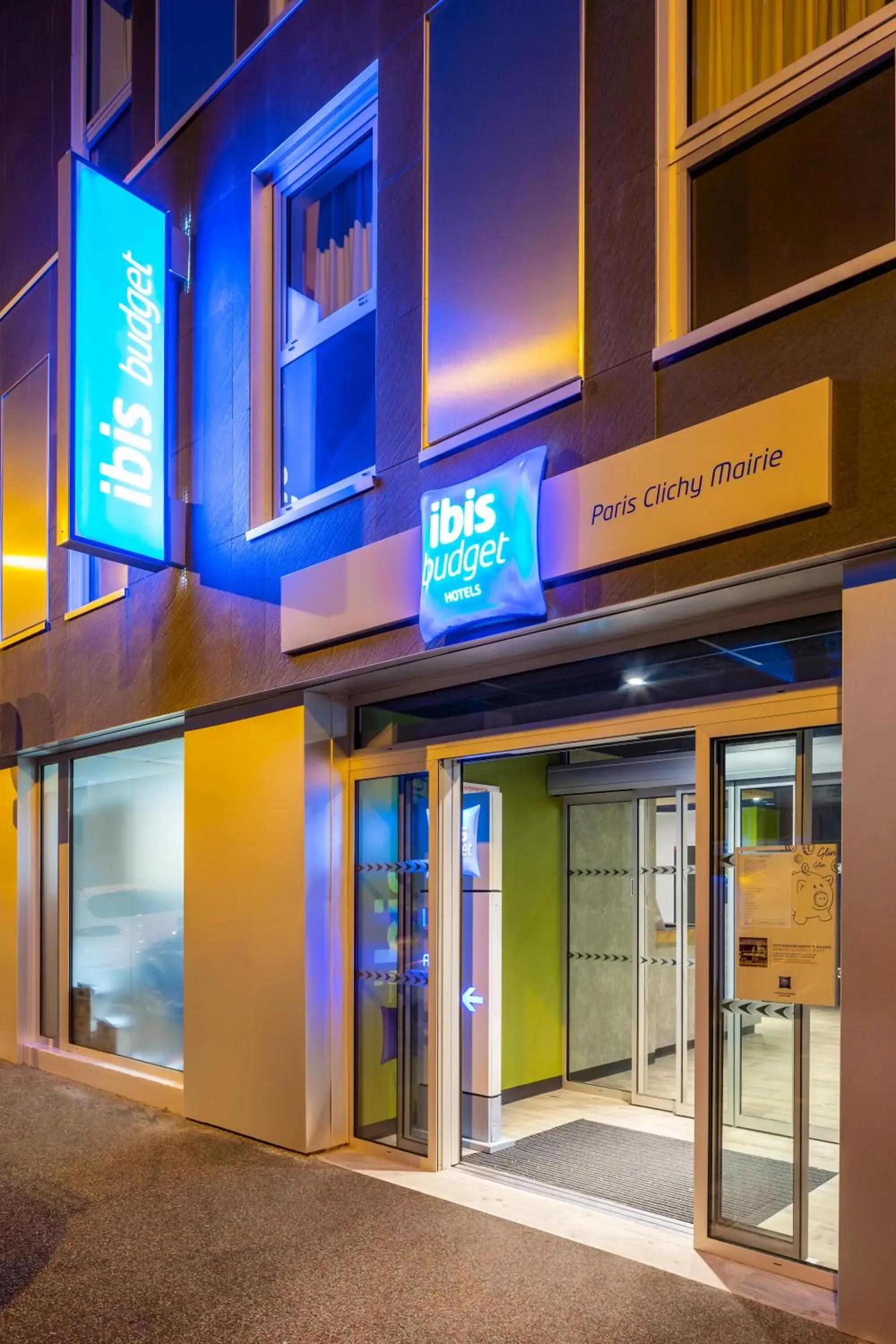 Facade/entrance in ibis budget Paris Clichy Mairie