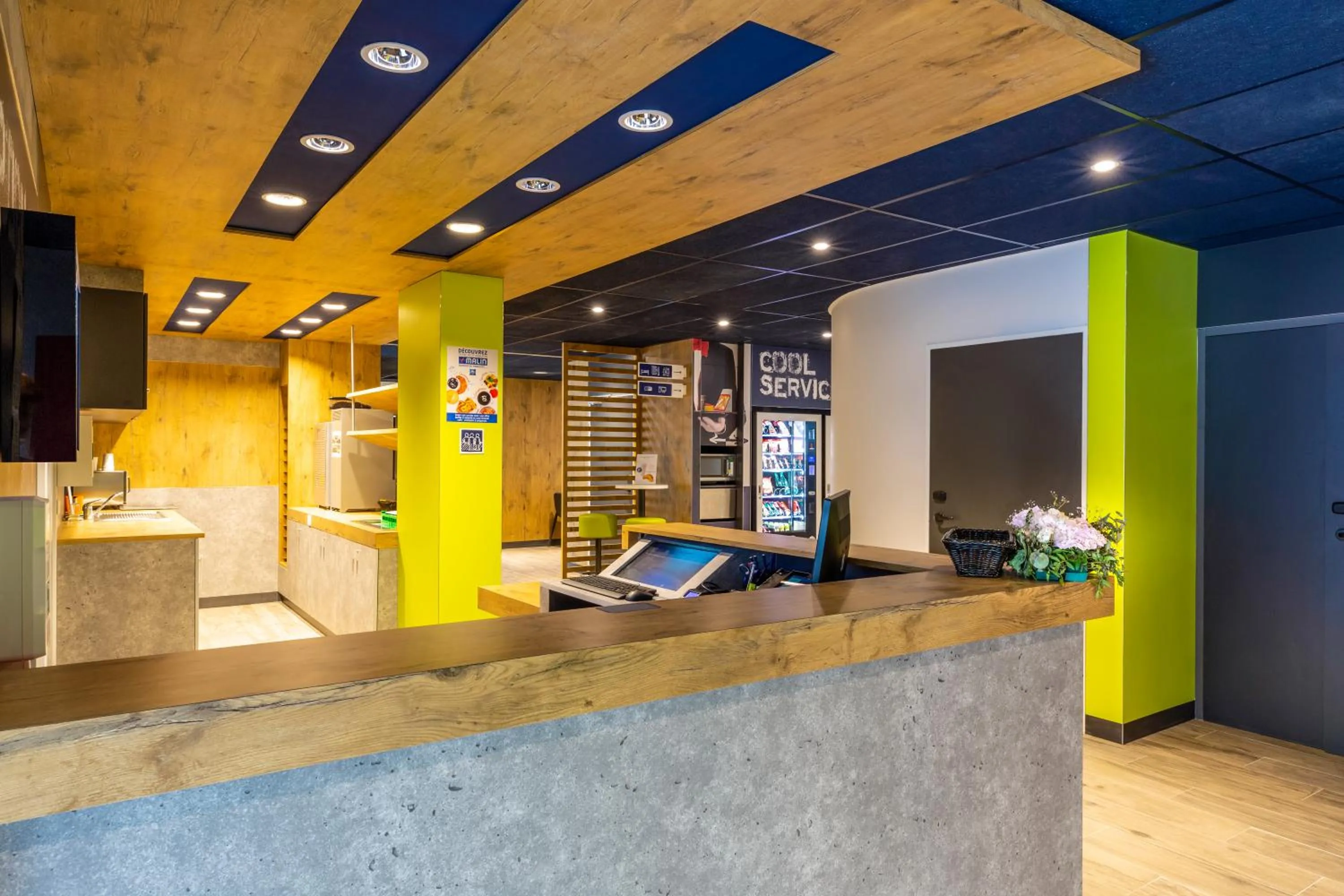 Lobby or reception in ibis budget Paris Clichy Mairie