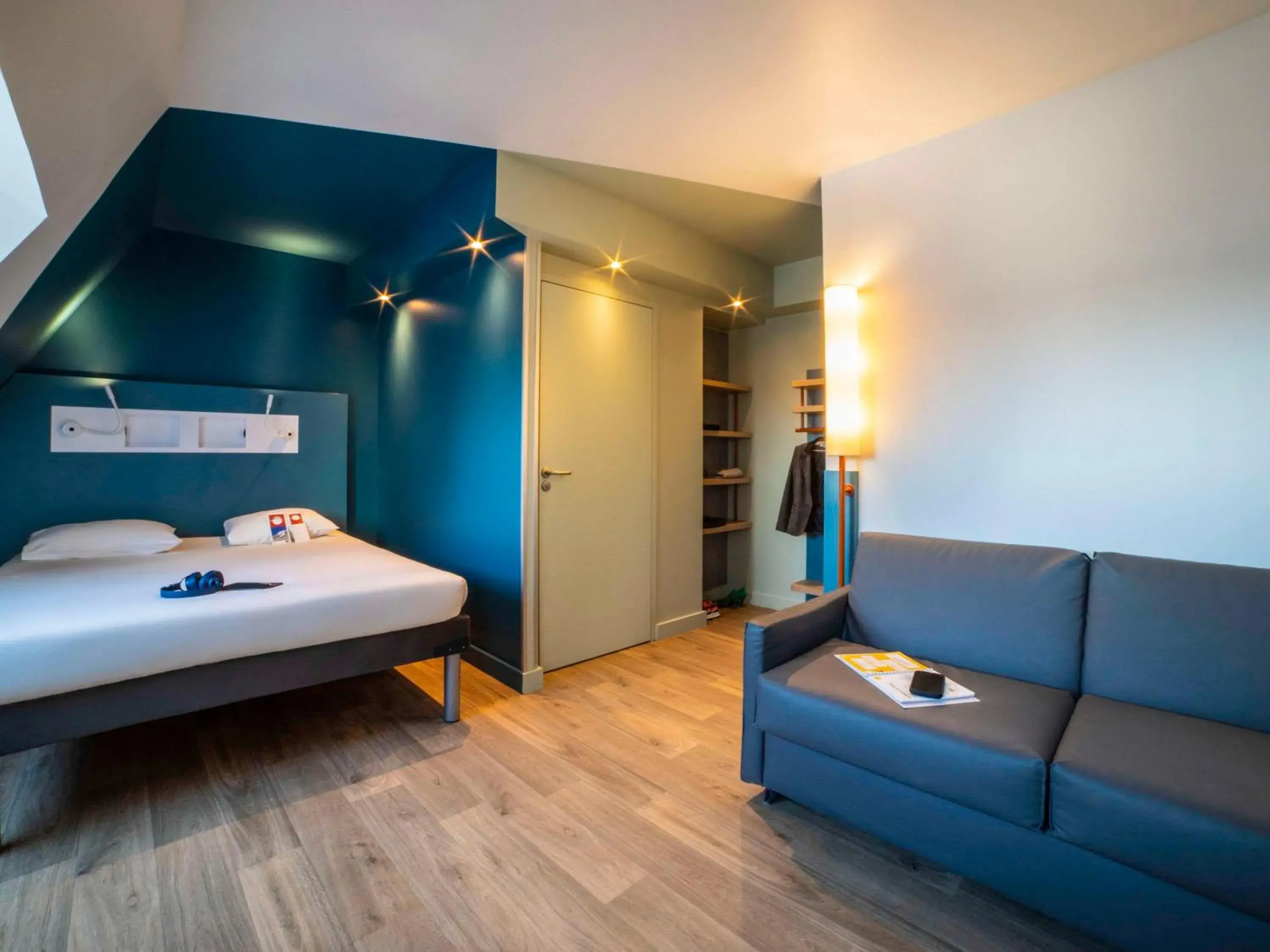 Bedroom, Bed in ibis budget Paris Clichy Mairie