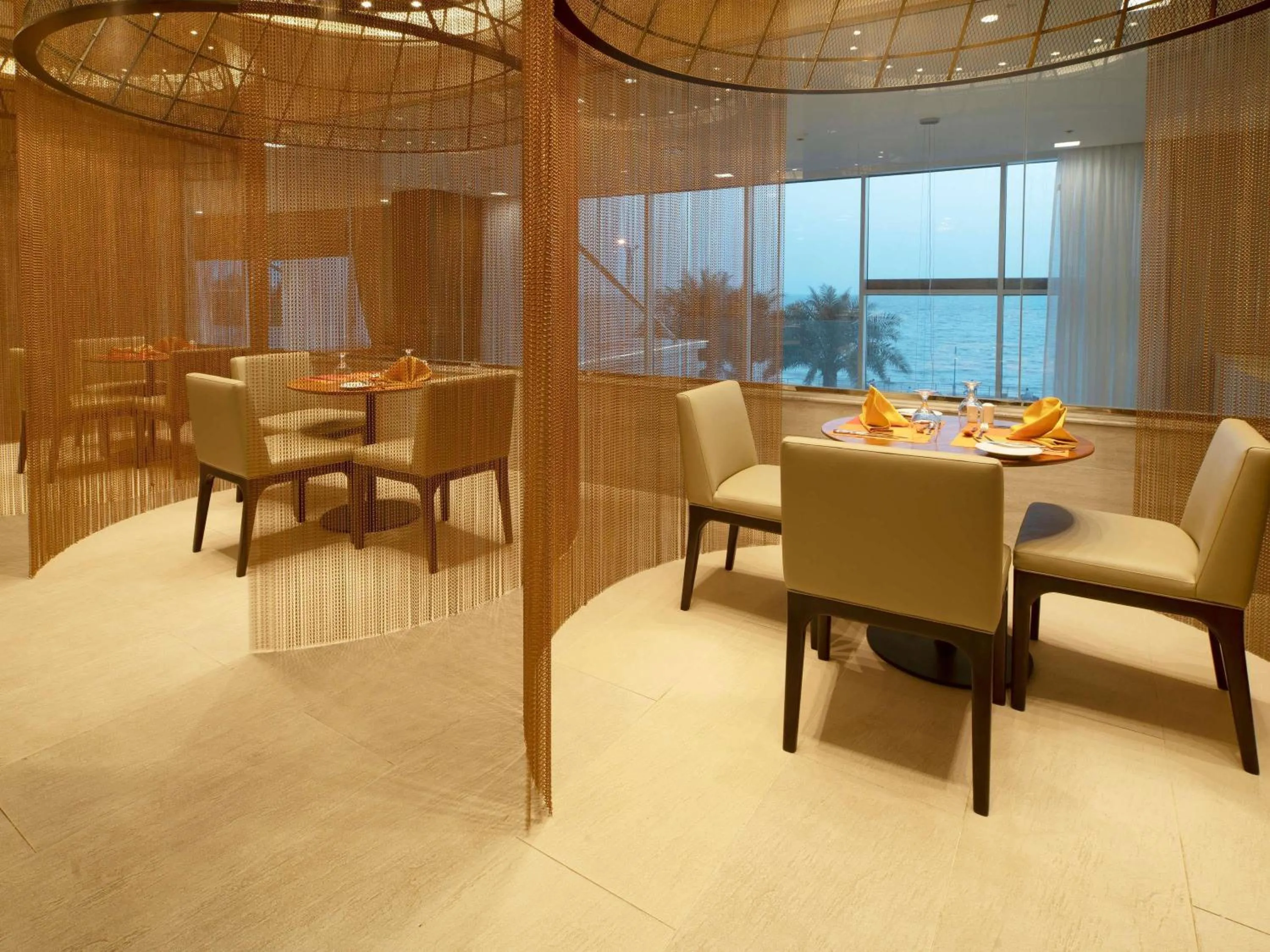 Restaurant/places to eat in Novotel Jazan