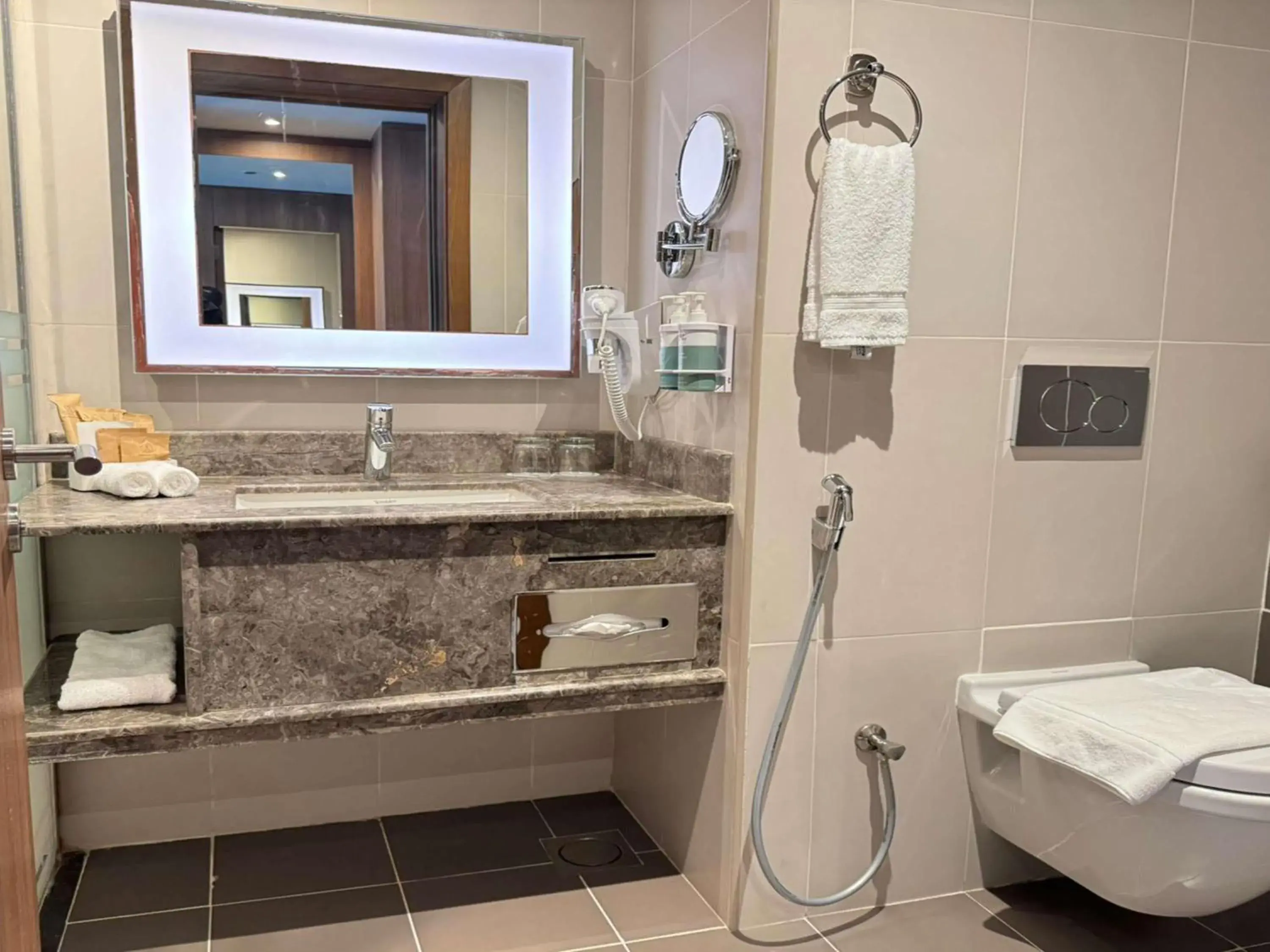 Superior King Room with Sea View in Novotel Jazan Superior King Room with Sea View in Novotel Jazan