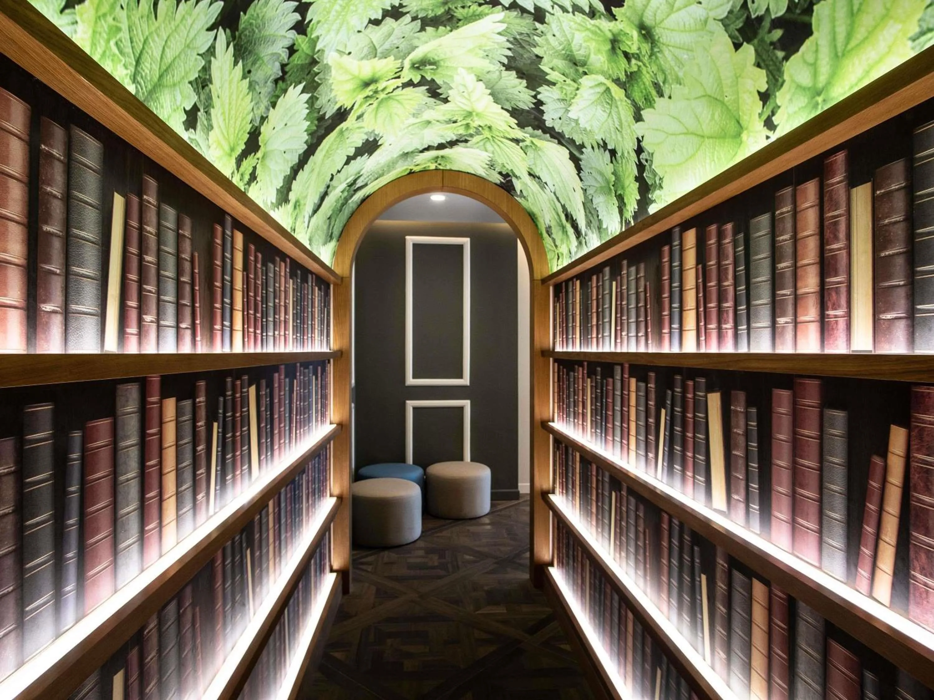 Restaurant/places to eat in Novotel Jazan