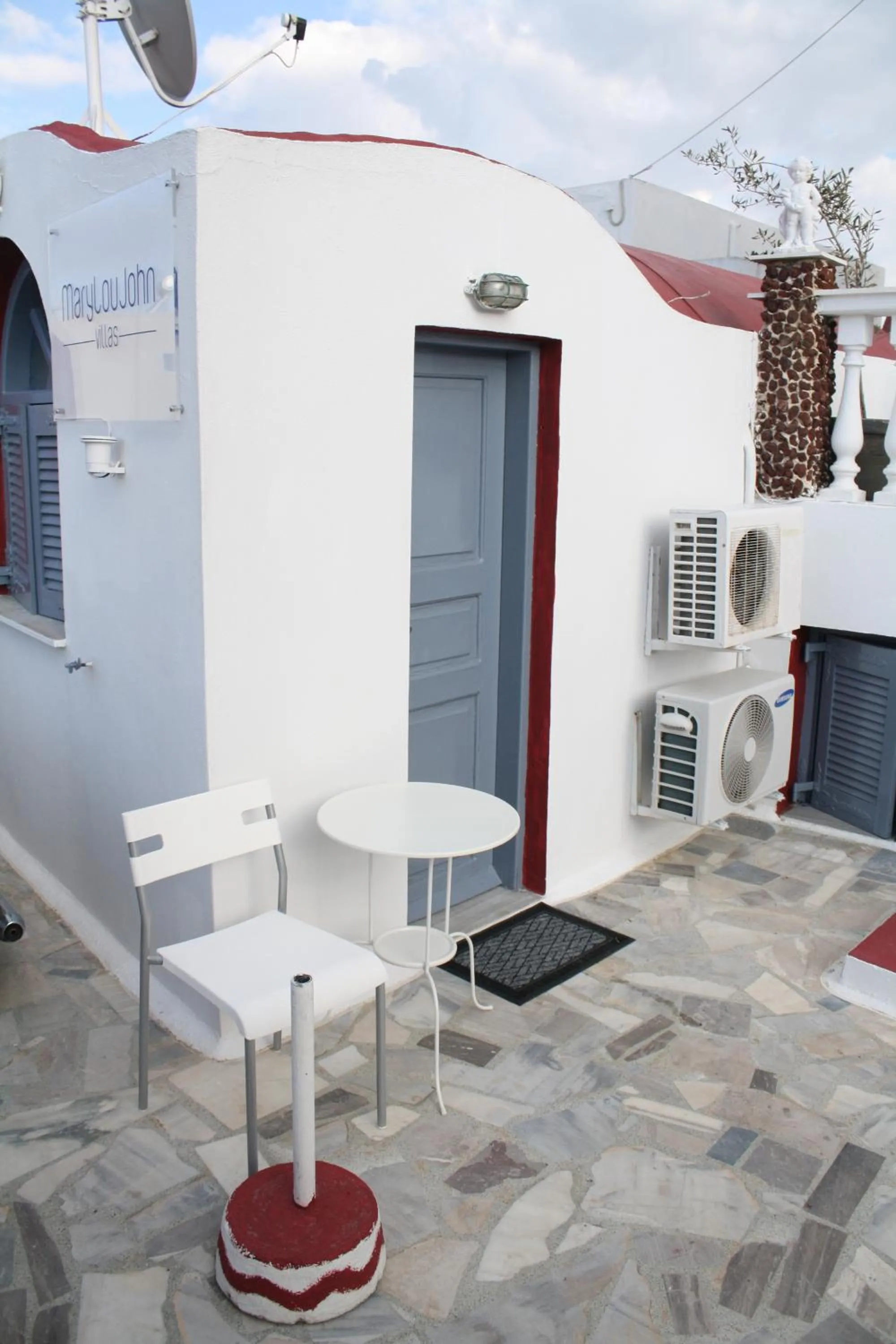 Balcony/Terrace in Maryloujohn Villas Oia