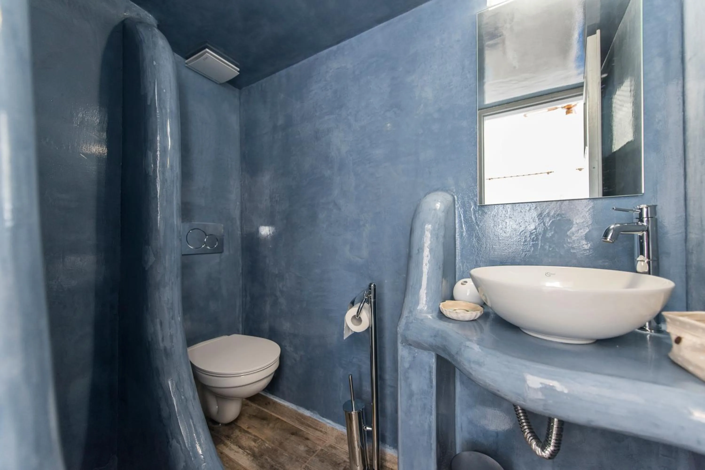 Bathroom in Maryloujohn Villas Oia