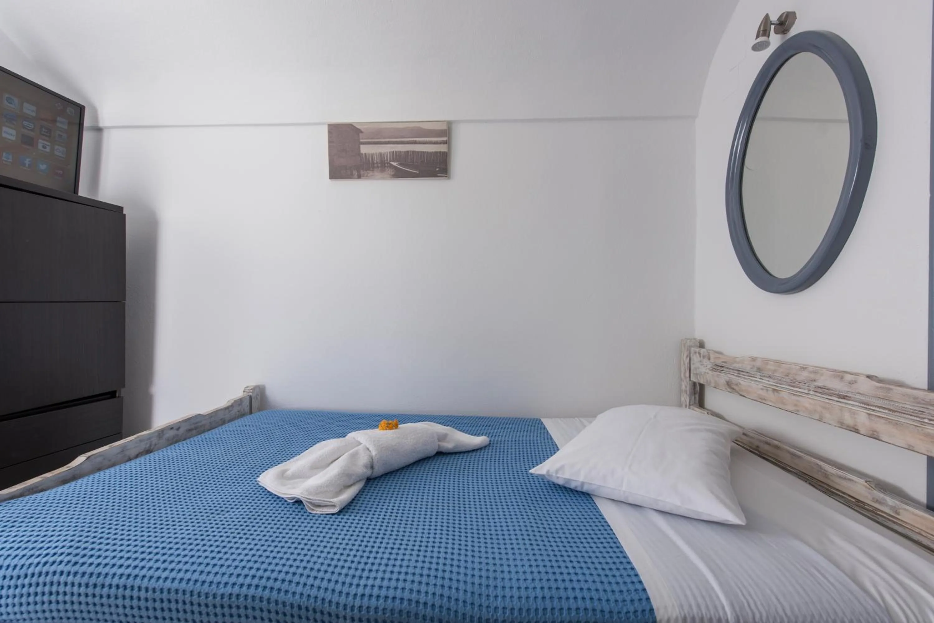 Bed in Maryloujohn Villas Oia