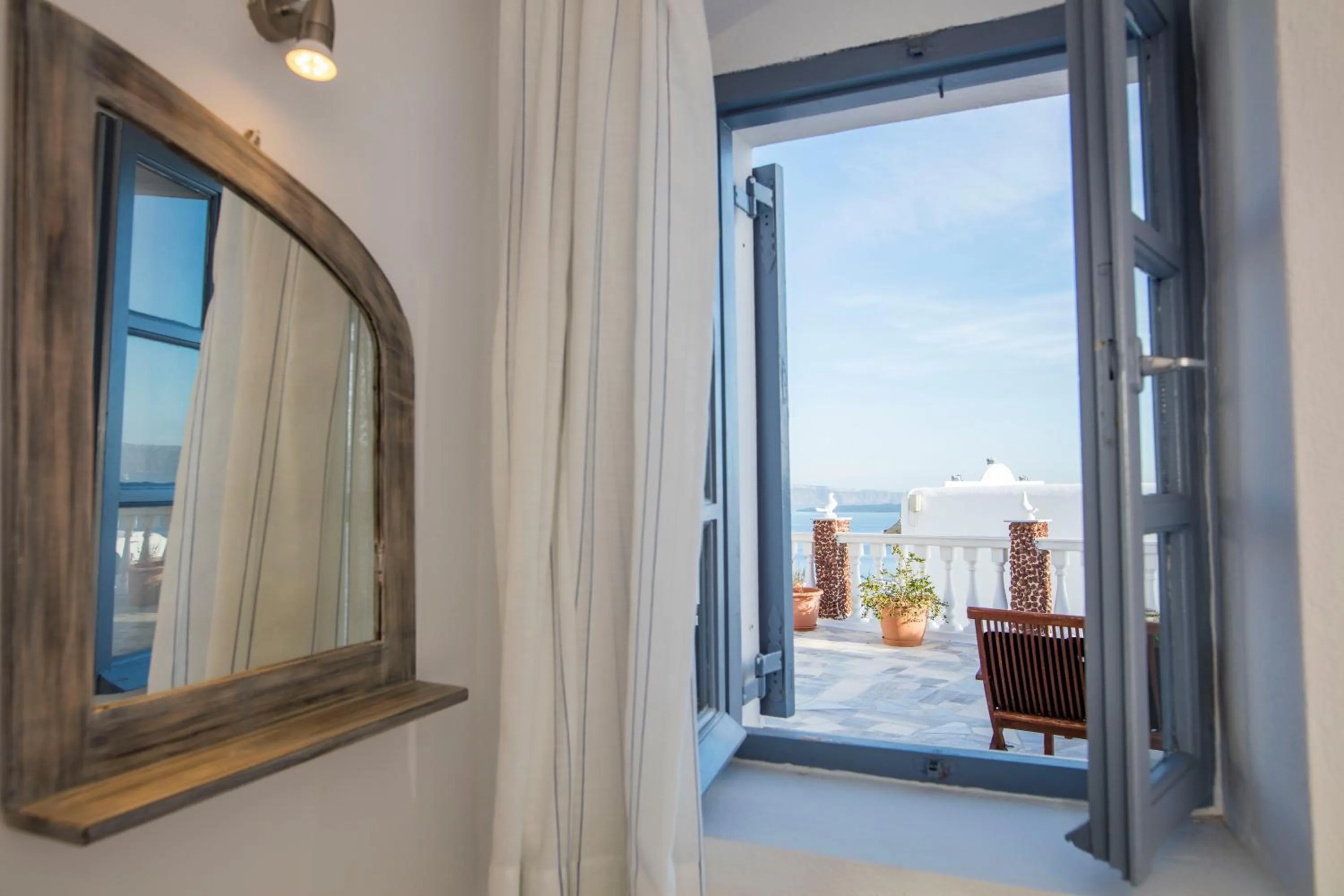 Bedroom in Maryloujohn Villas Oia