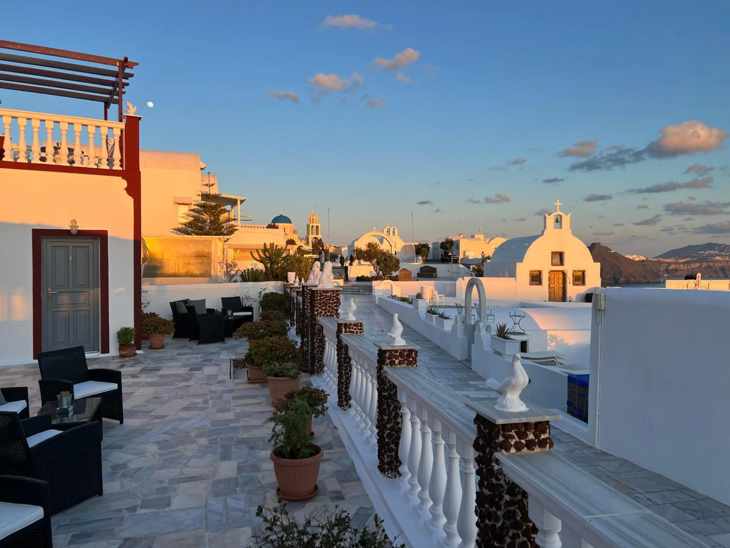 Property building in Maryloujohn Villas Oia