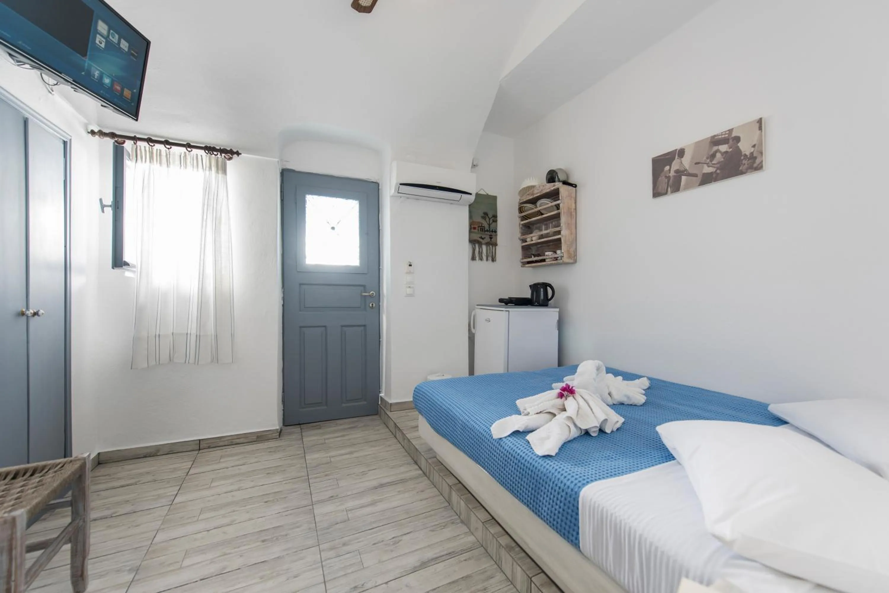 Kitchen or kitchenette, Bed in Maryloujohn Villas Oia
