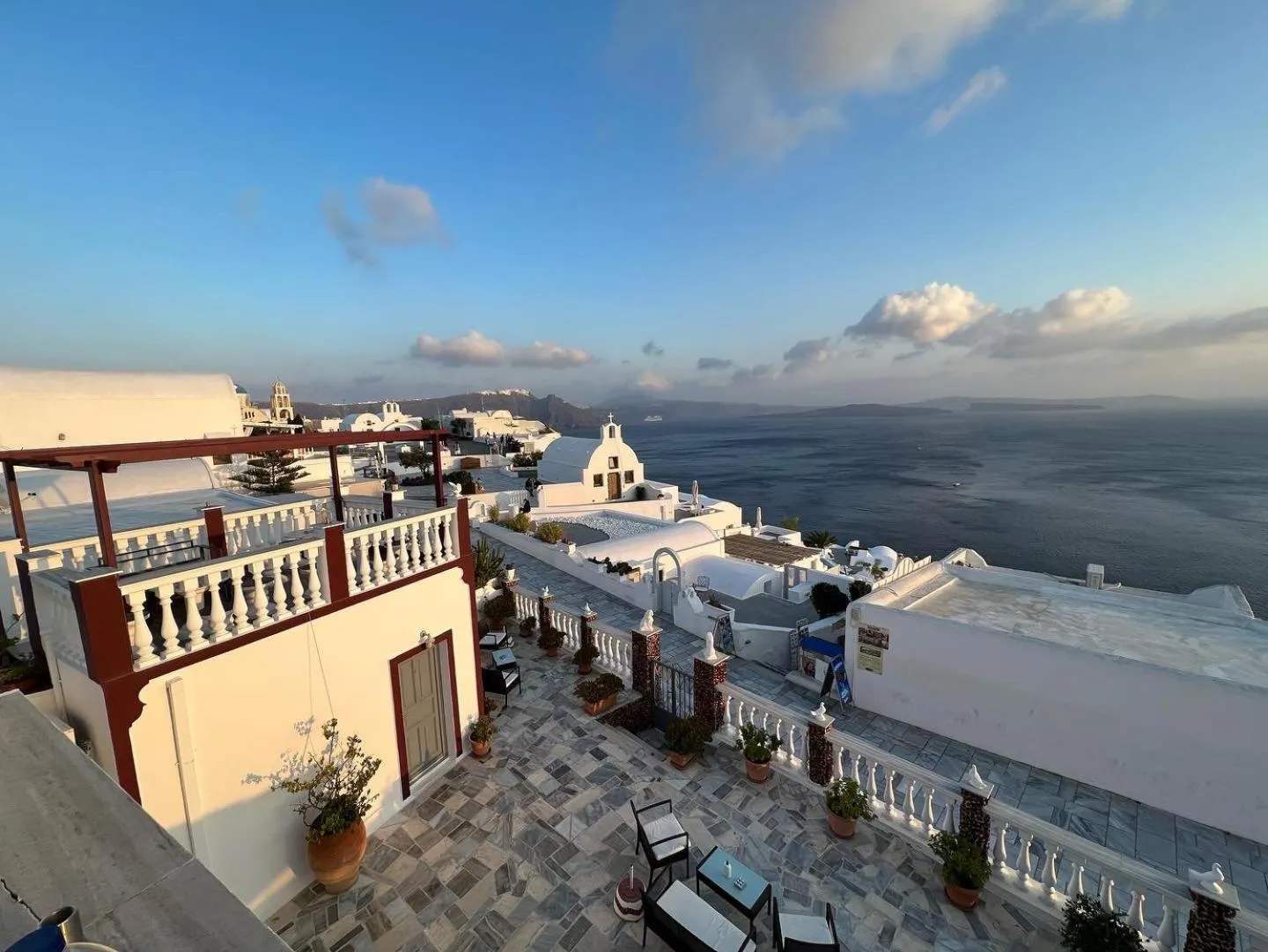 Property building in Maryloujohn Villas Oia