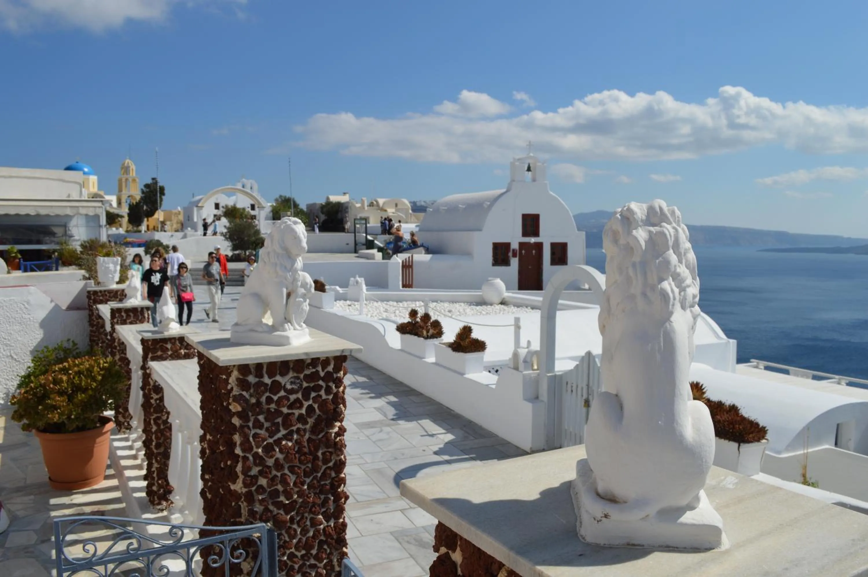 Facade/entrance in Maryloujohn Villas Oia