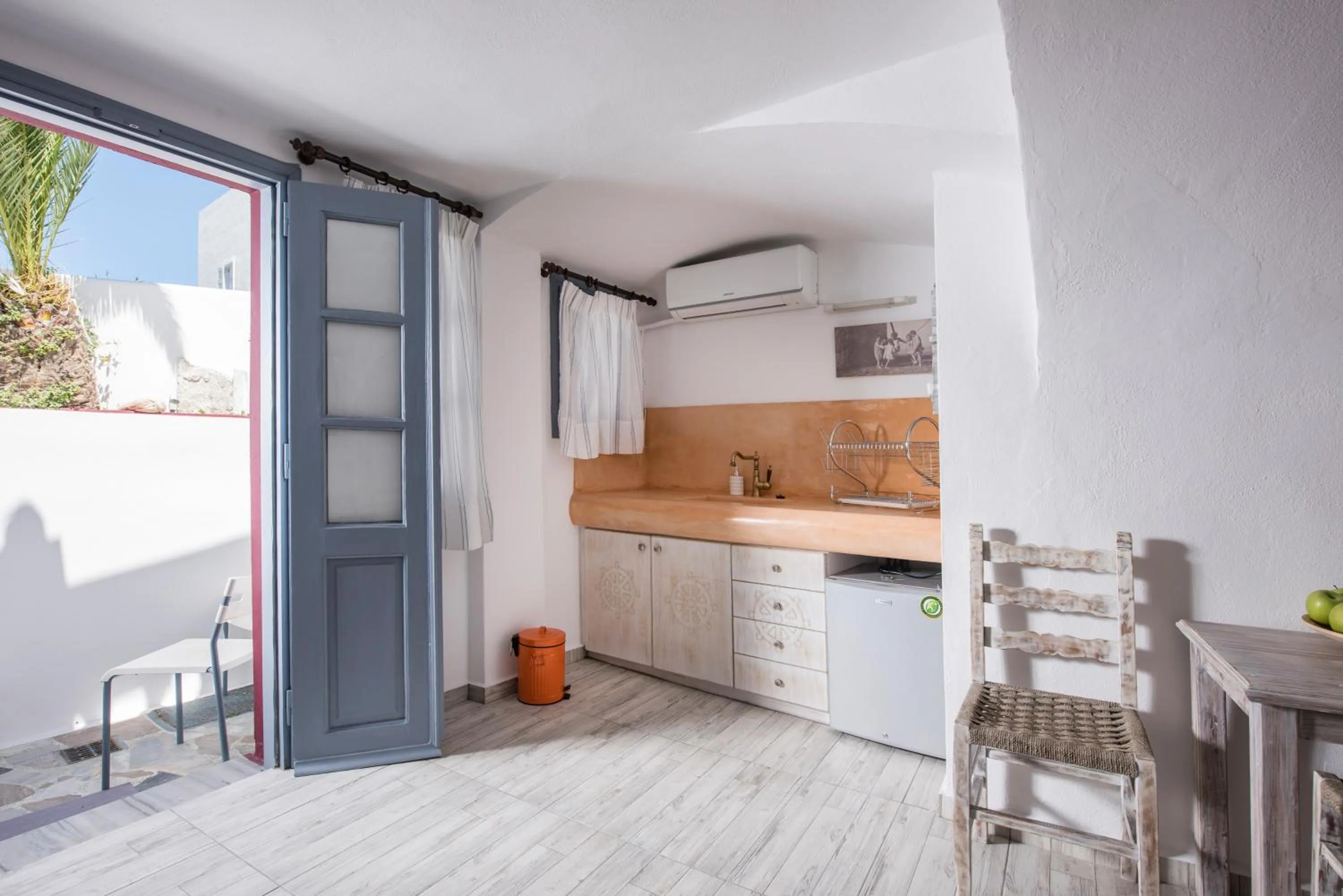 Kitchen or kitchenette in Maryloujohn Villas Oia