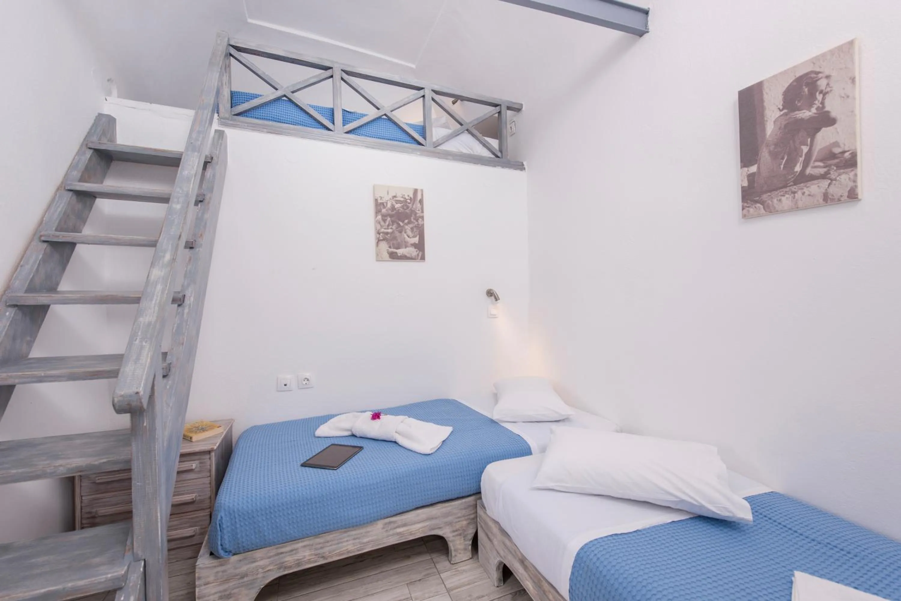 Bedroom, Bed in Maryloujohn Villas Oia