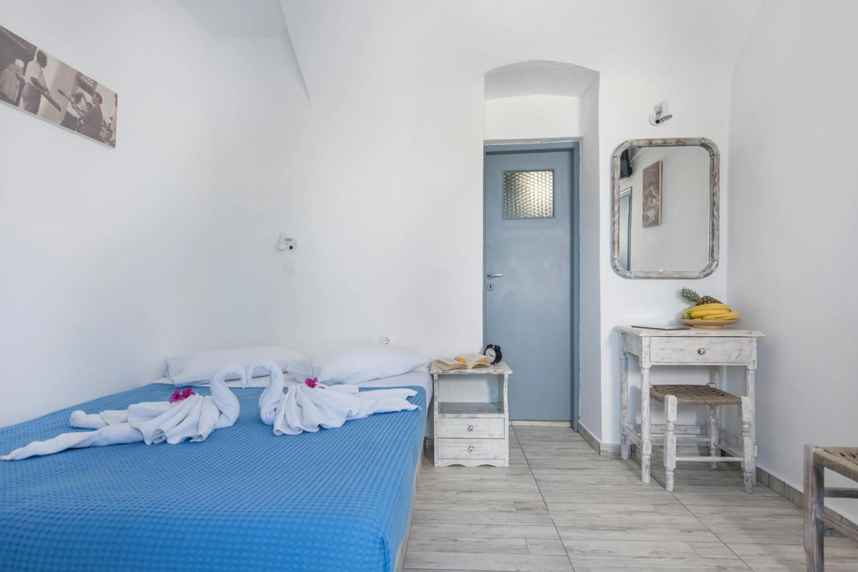 Bedroom, Bed in Maryloujohn Villas Oia