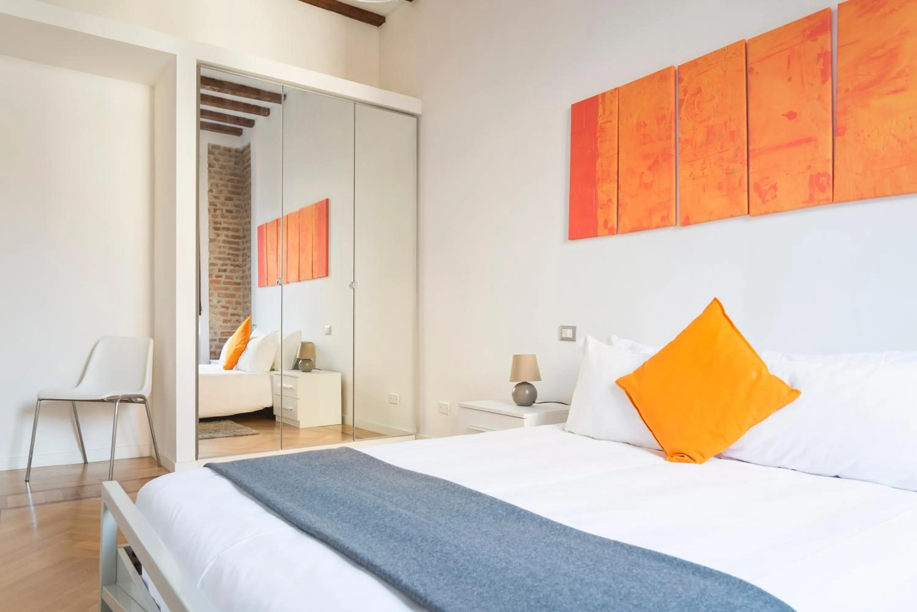 Bedroom, Bed in Heart Milan Apartments Duomo Colonne