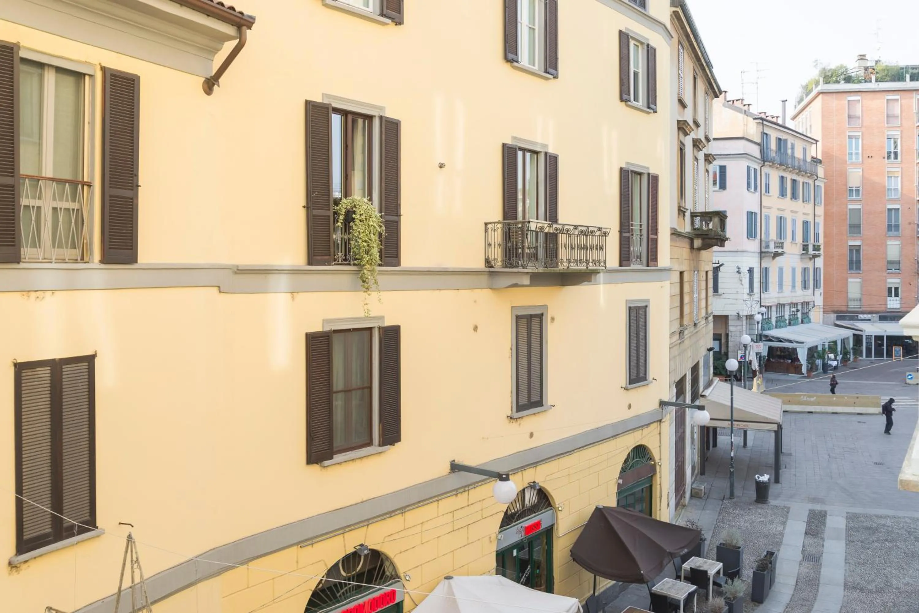 Facade/entrance in Heart Milan Apartments Duomo Colonne