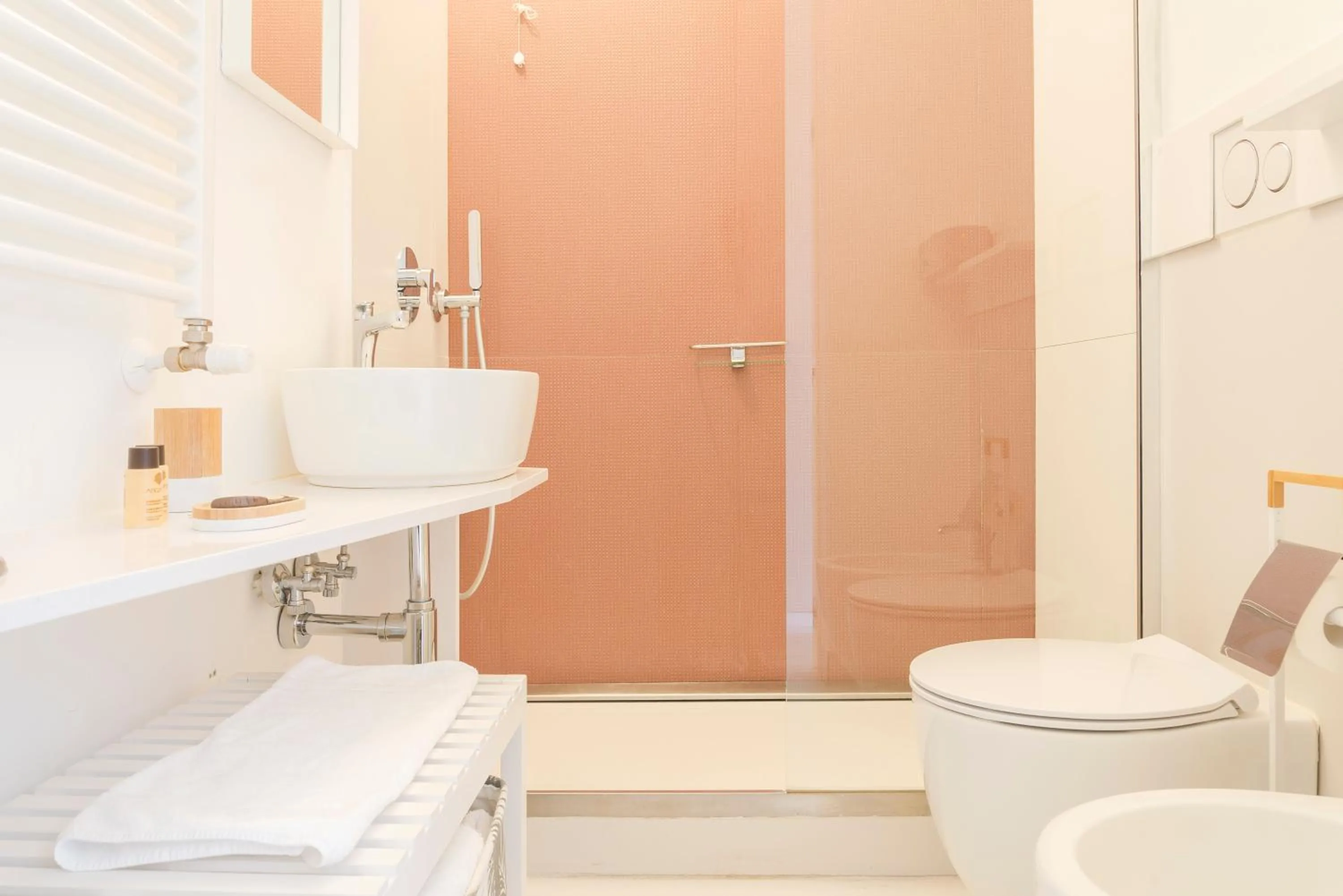 Bathroom in Heart Milan Apartments Duomo Colonne