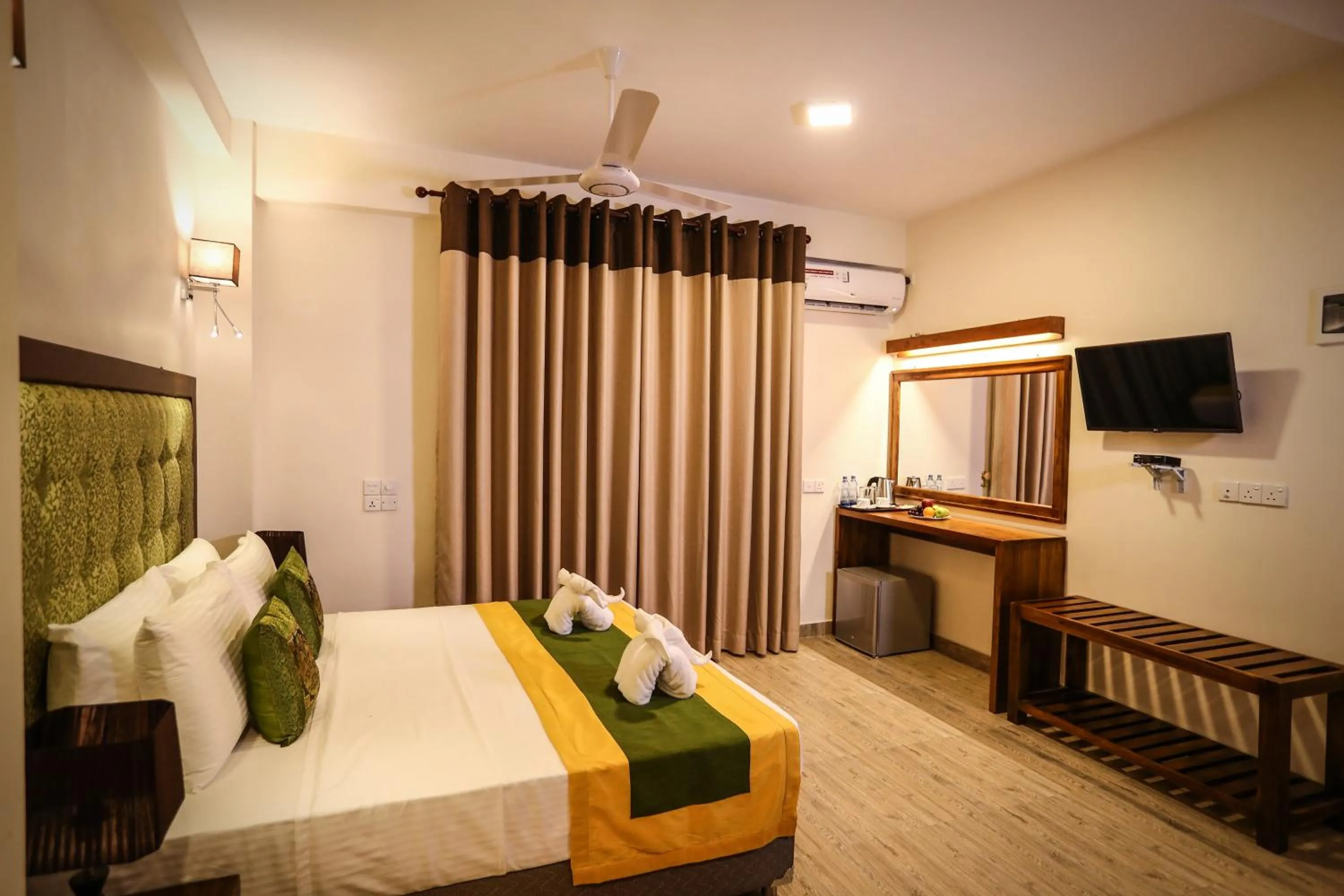 Photo of the whole room, Bed in Vendol Maliga Edge