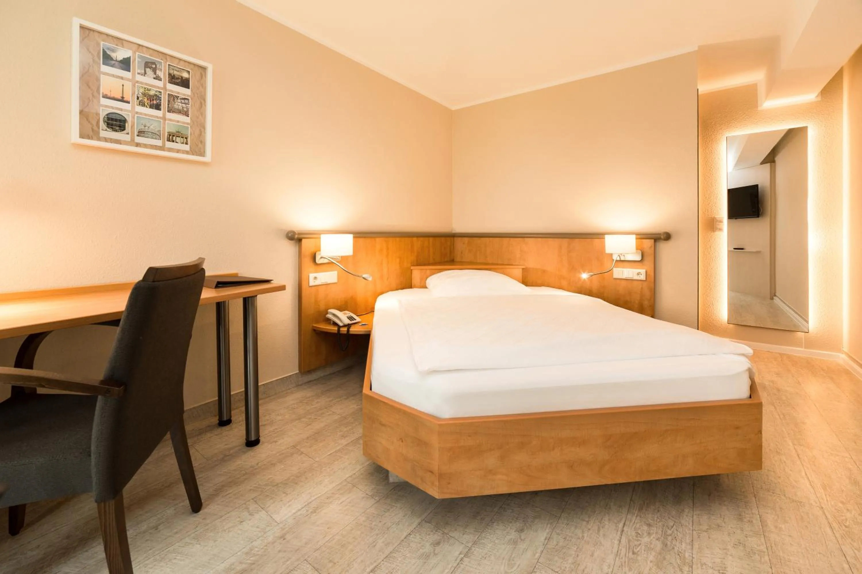 Photo of the whole room, Bed in Hotel Spree-idyll