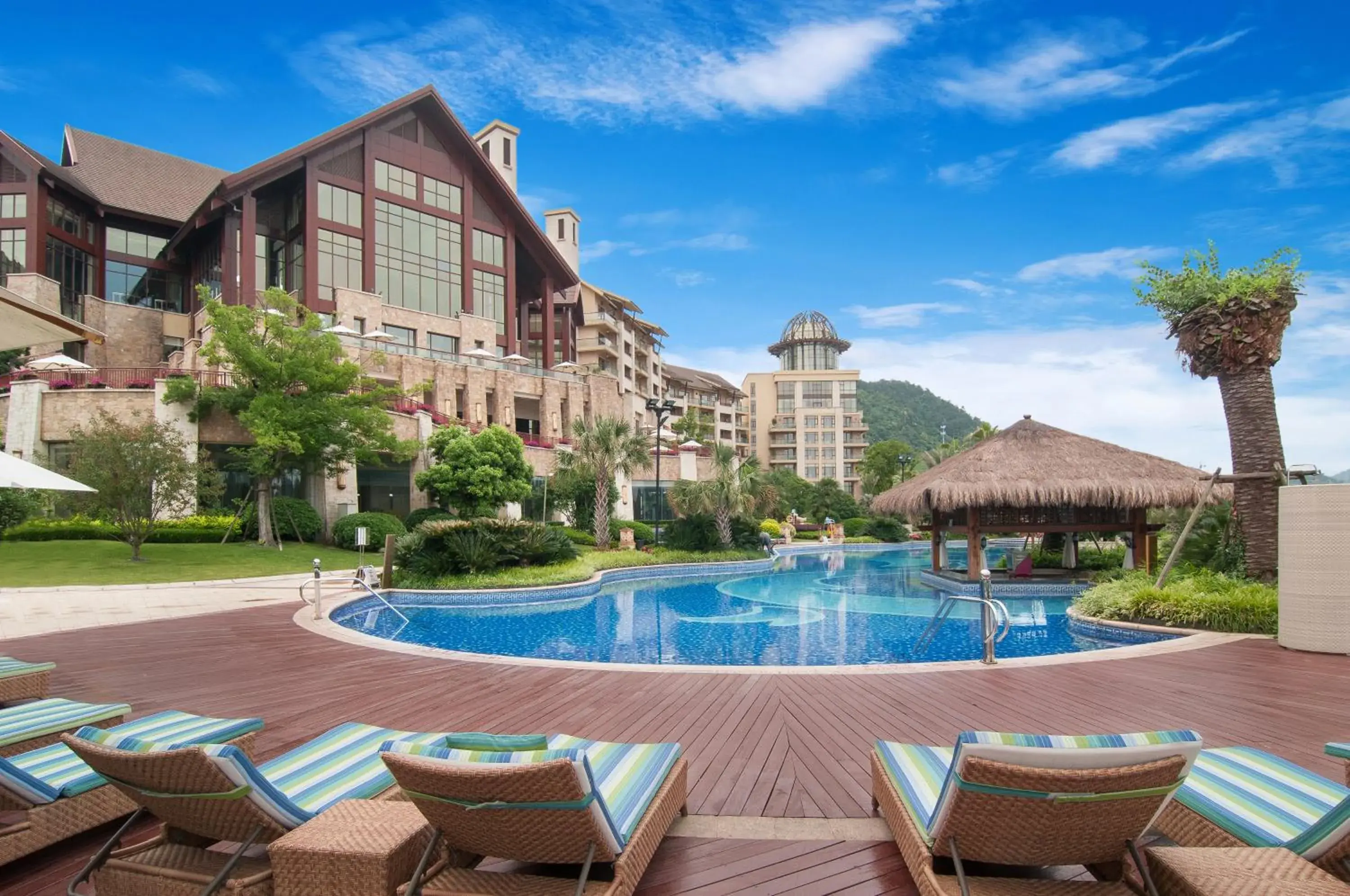 Swimming pool in Hilton Hangzhou Qiandao Lake Resort Swimming pool in Hilton Hangzhou Qiandao Lake Resort