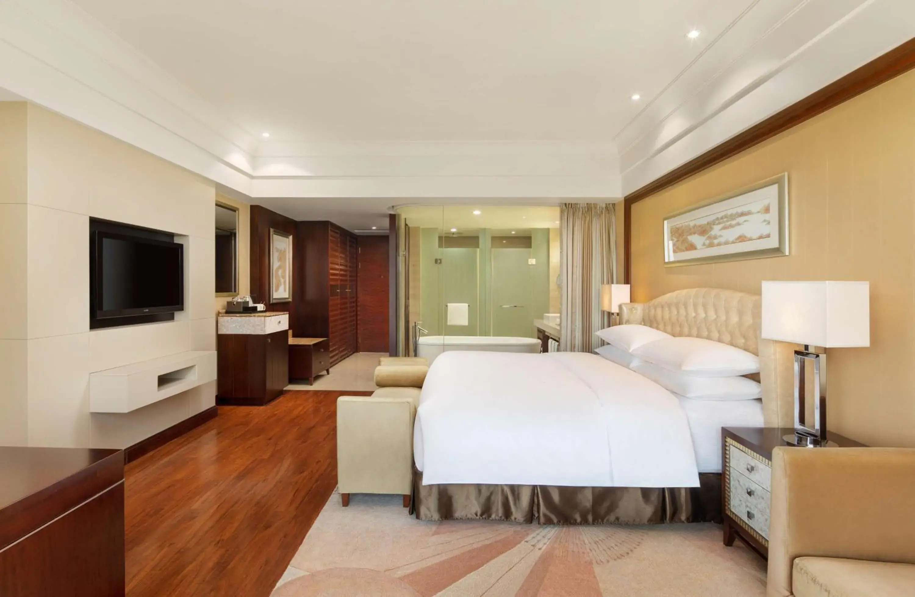 Bathroom, Bed in Hilton Hangzhou Qiandao Lake Resort Bathroom, Bed in Hilton Hangzhou Qiandao Lake Resort