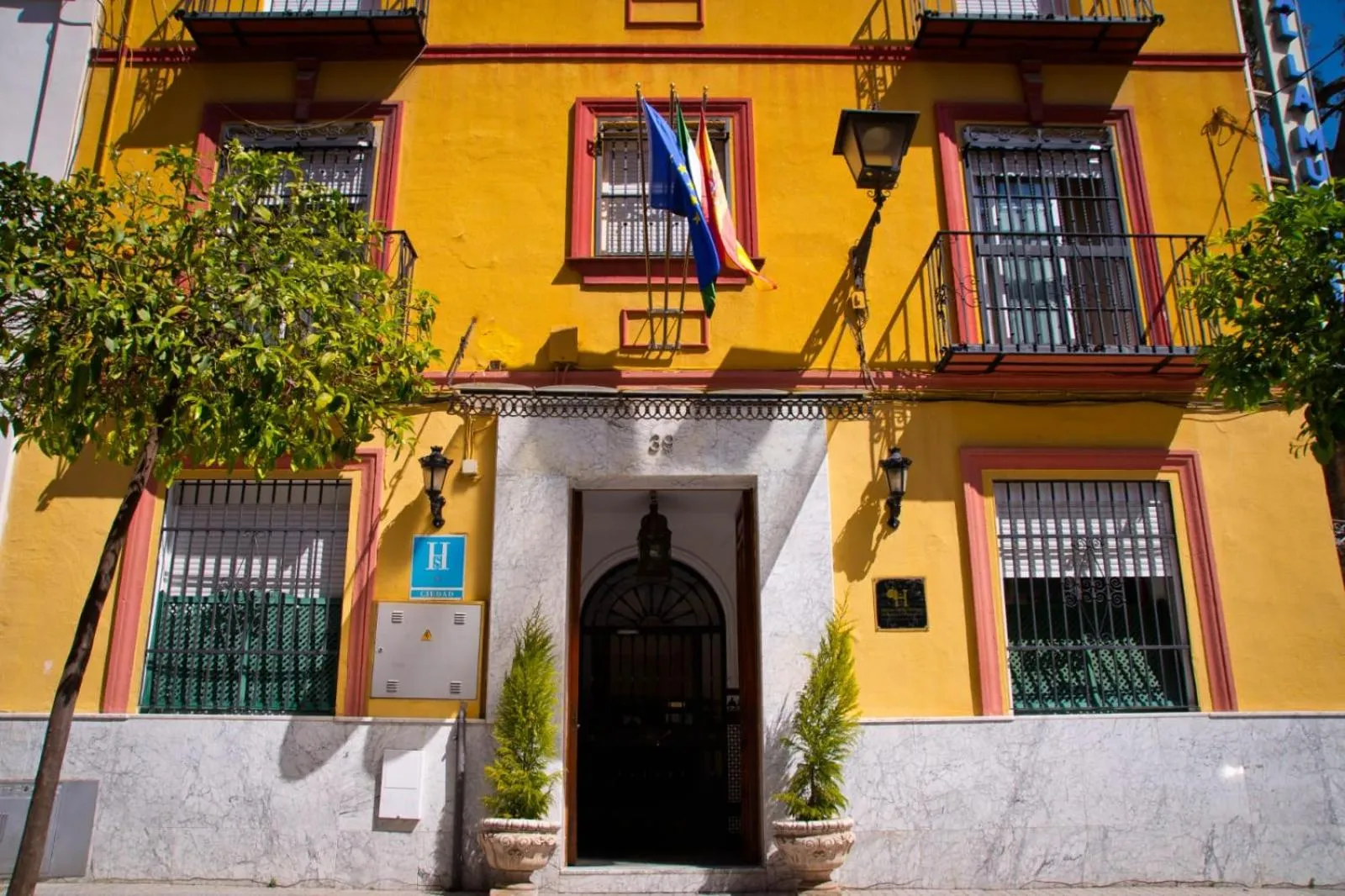 Facade/entrance in Hostal La Muralla