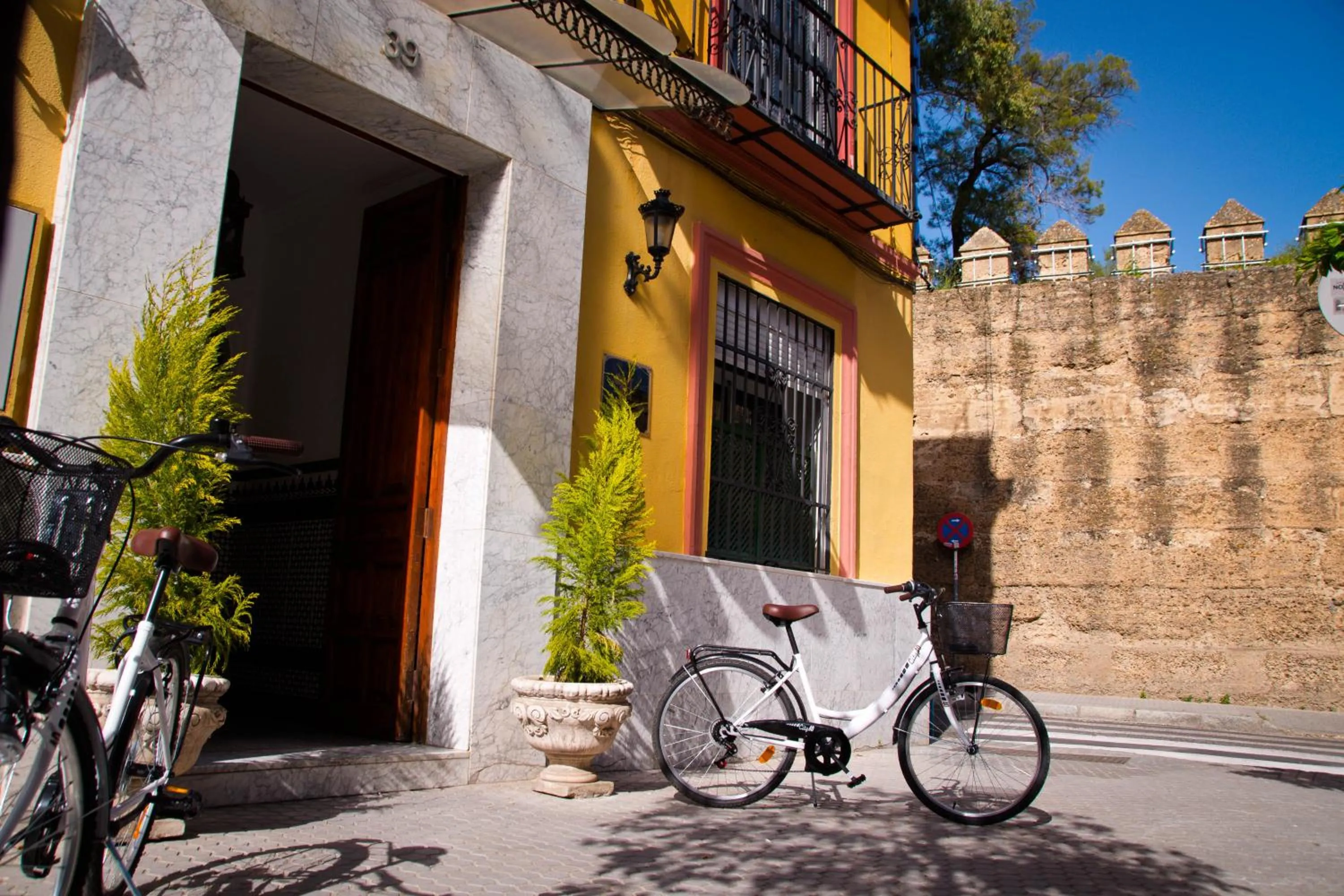 Facade/entrance in Hostal La Muralla
