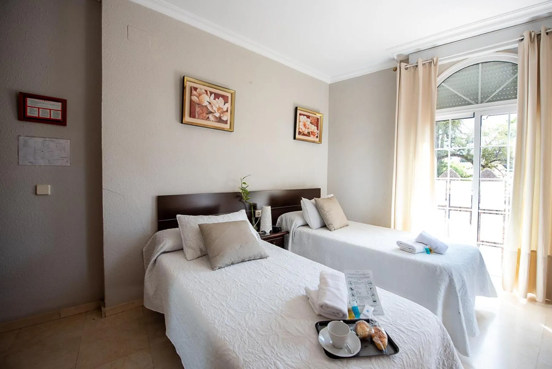 Bed in Hostal La Muralla